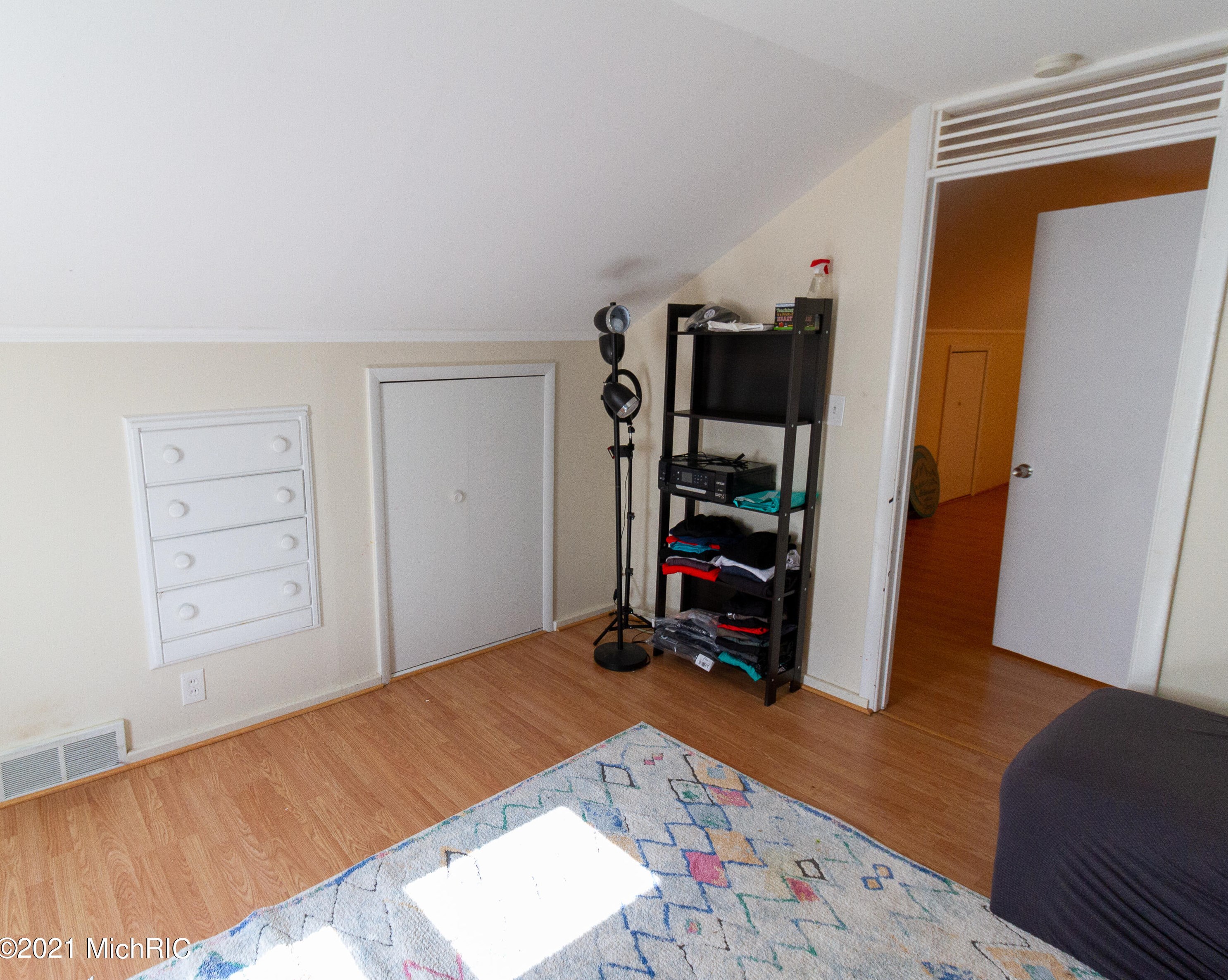 17558 Macarthur, Detroit MI 48240-1946 exterior