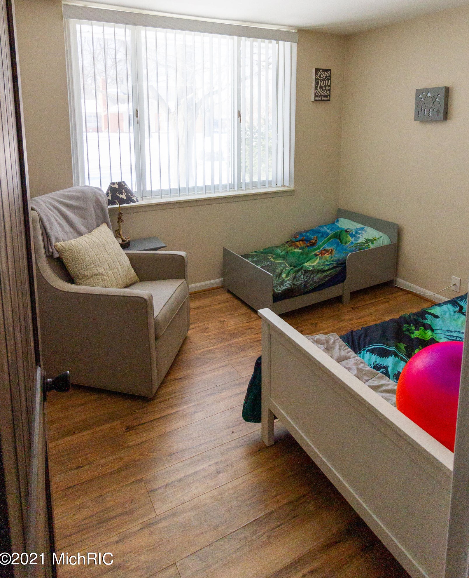 17558 Macarthur, Detroit MI 48240-1946 exterior