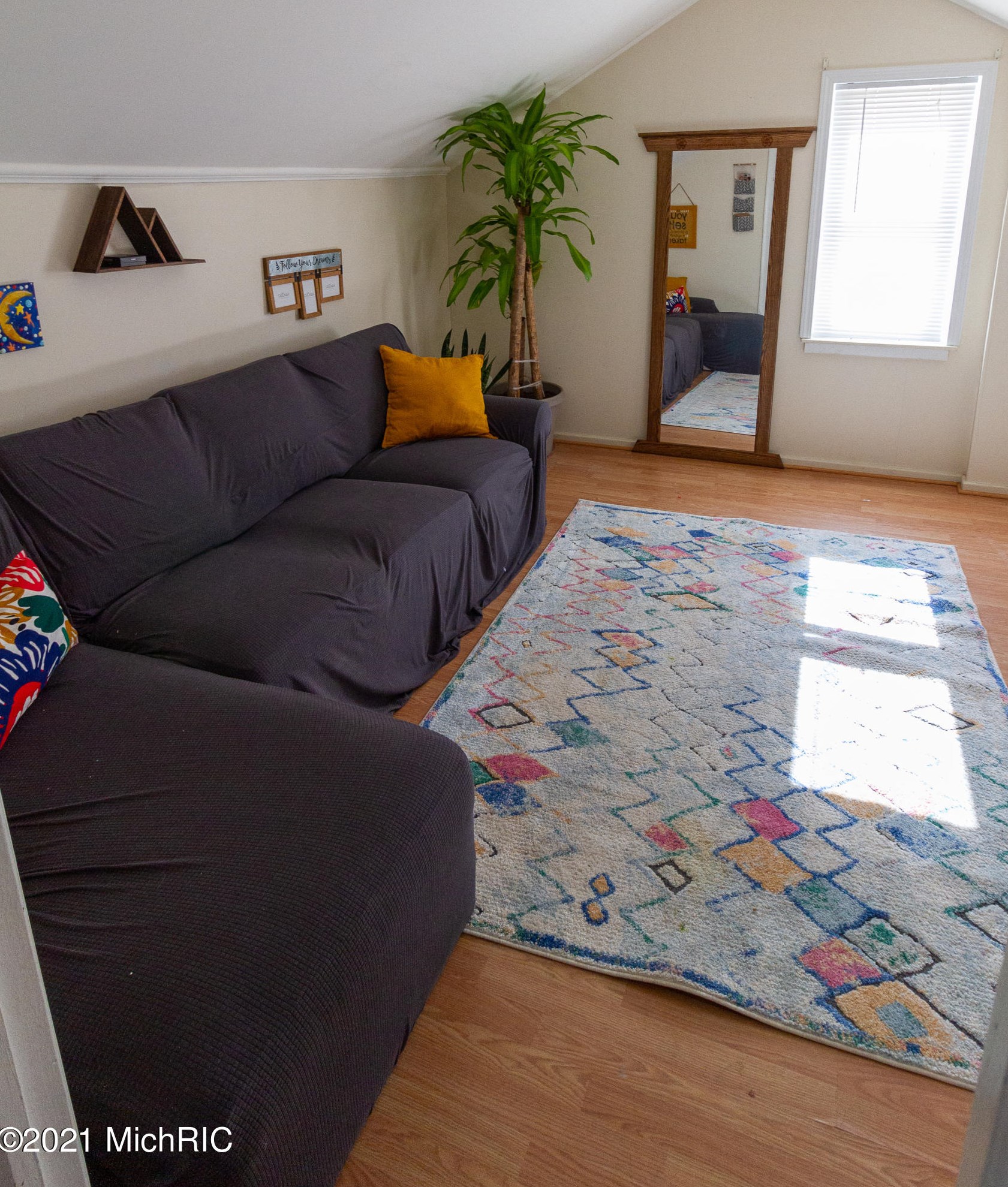 17558 Macarthur, Detroit MI 48240-1946 exterior