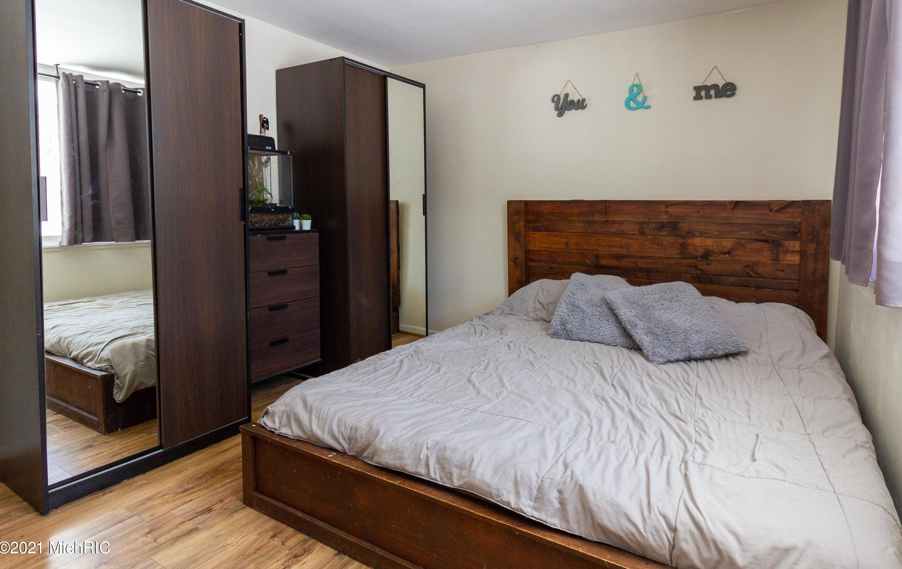 17558 Macarthur, Detroit MI 48240-1946 exterior