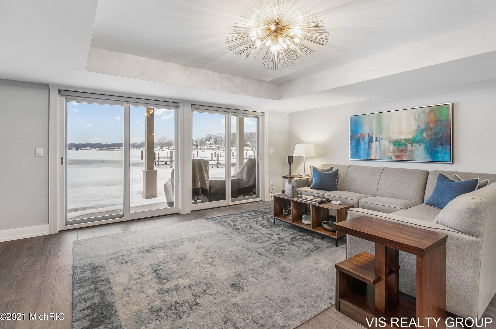 17525 Fruitport Rd, Spring Lake MI 49456-1879 exterior