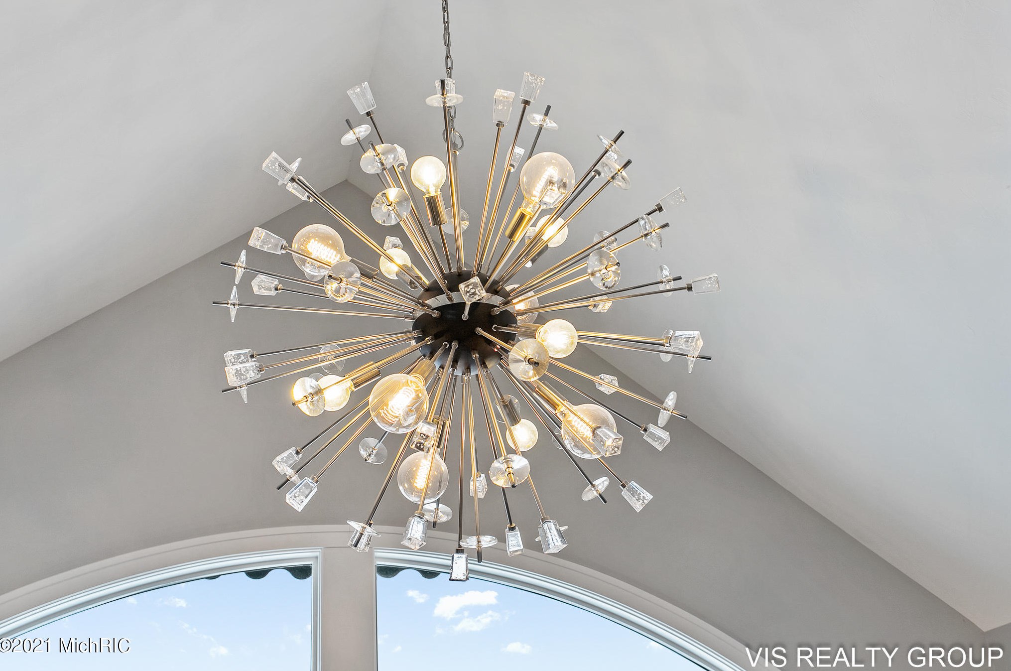 17525 Fruitport Rd, Spring Lake MI 49456-1879 exterior