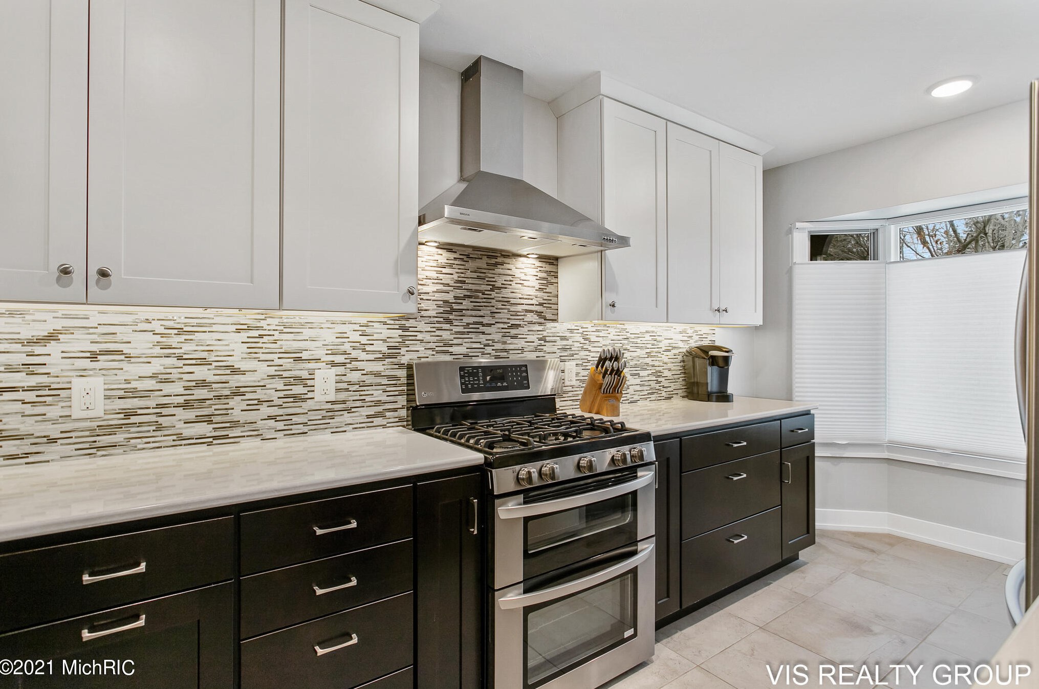 17525 Fruitport Rd, Spring Lake MI 49456-1879 exterior