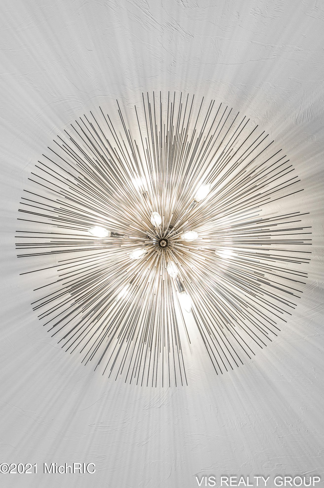 17525 Fruitport Rd, Spring Lake MI 49456-1879 exterior