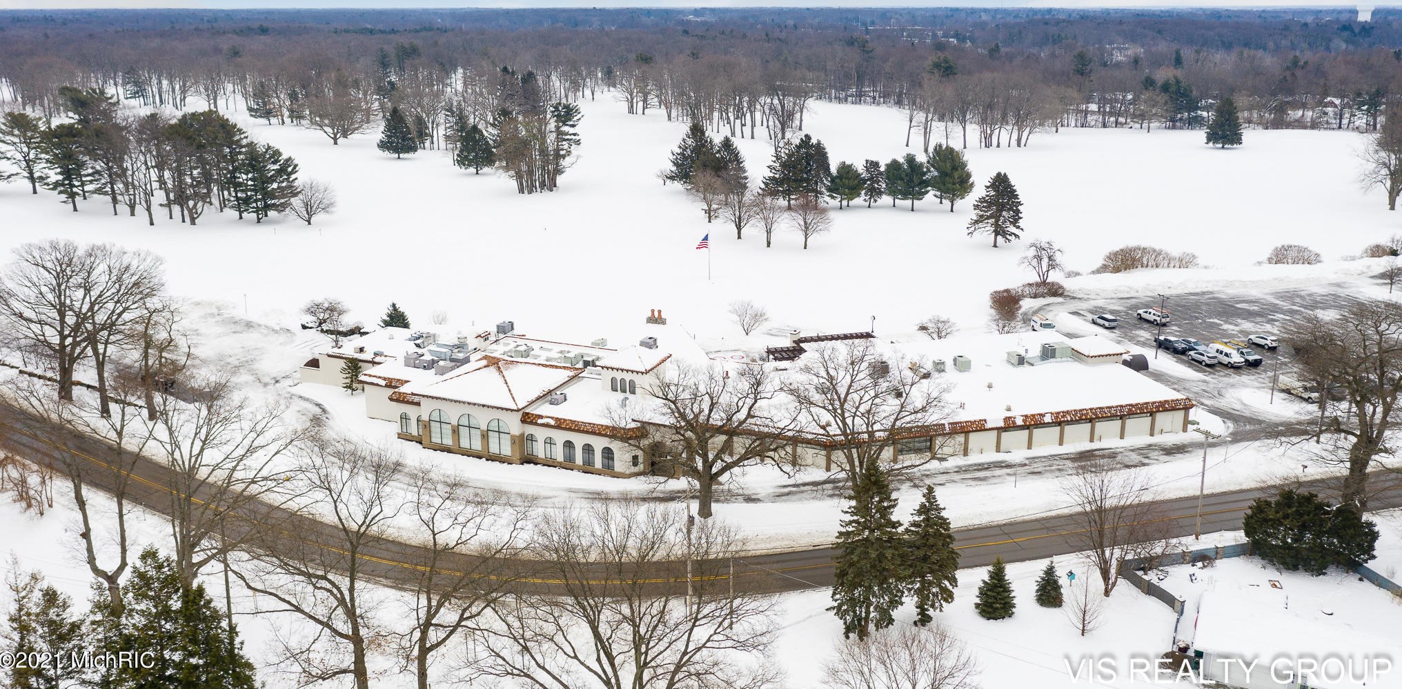 17525 Fruitport Rd, Spring Lake MI 49456-1879 exterior