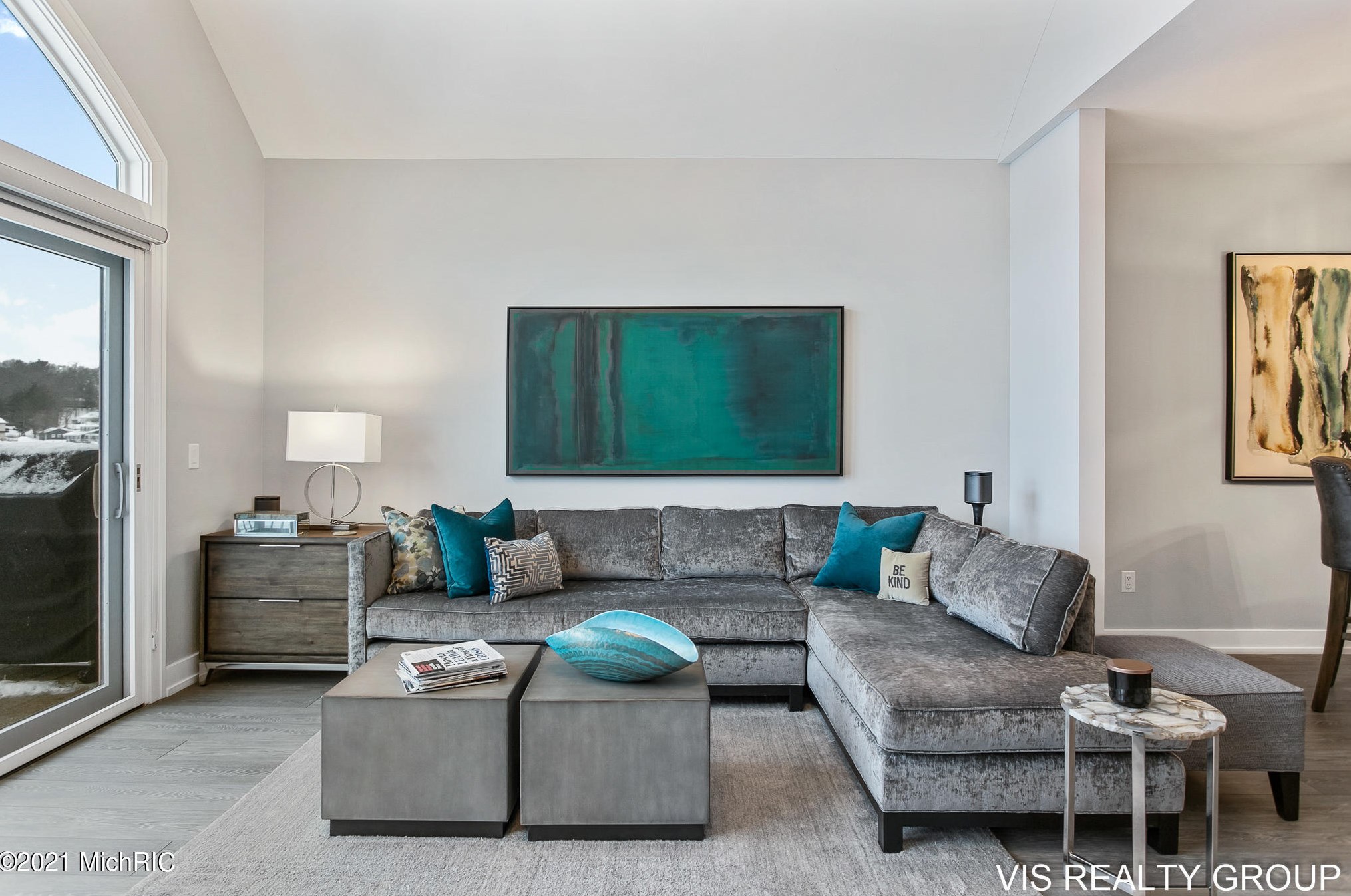 17525 Fruitport Rd, Spring Lake MI 49456-1879 exterior