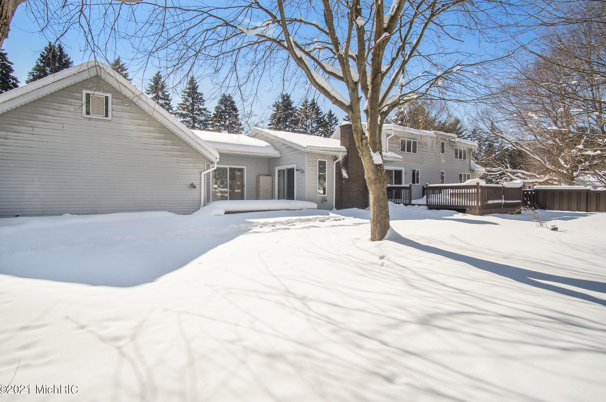 15657 Jennifer Ln, Spring Lake MI 49456-1125 exterior