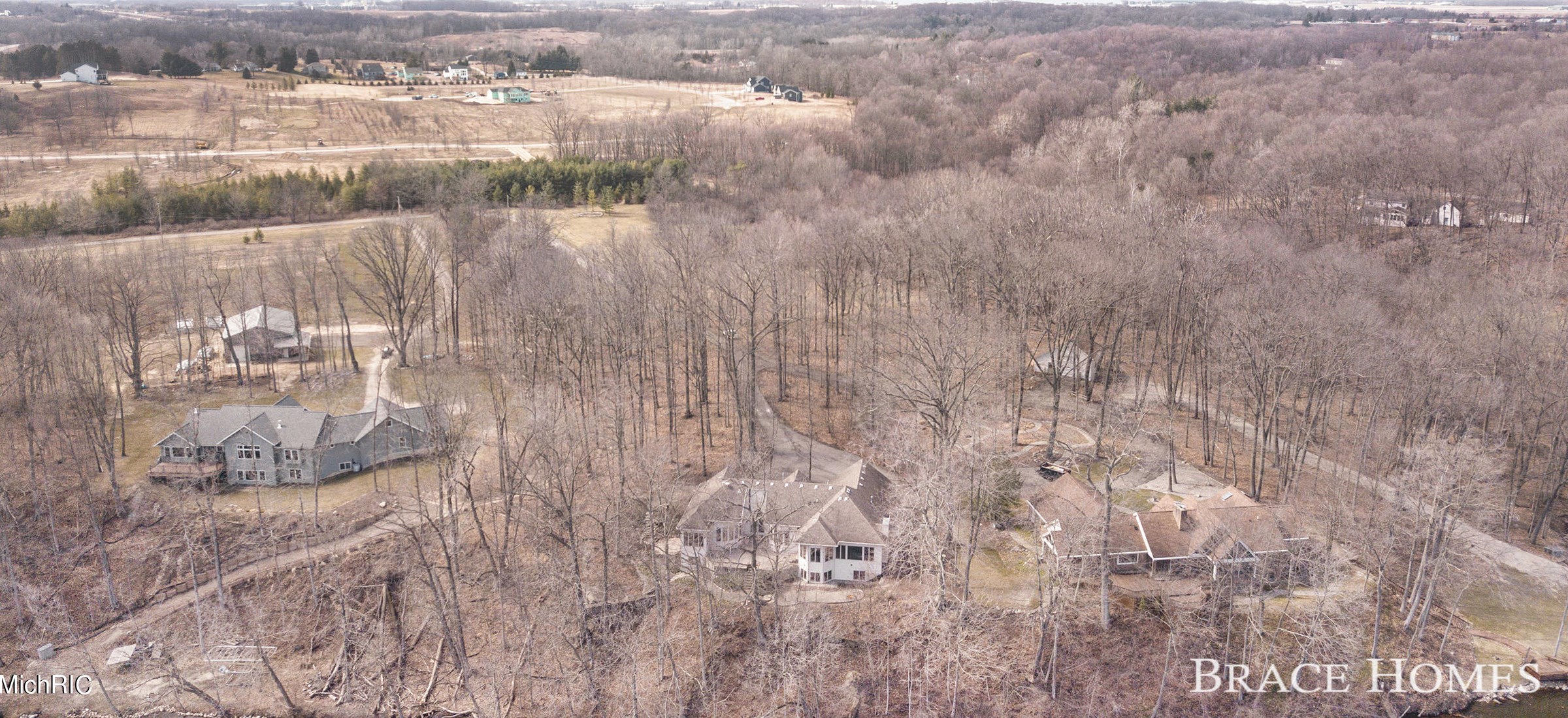 7205 60th St, Grand Rapids MI  49512-9611 exterior