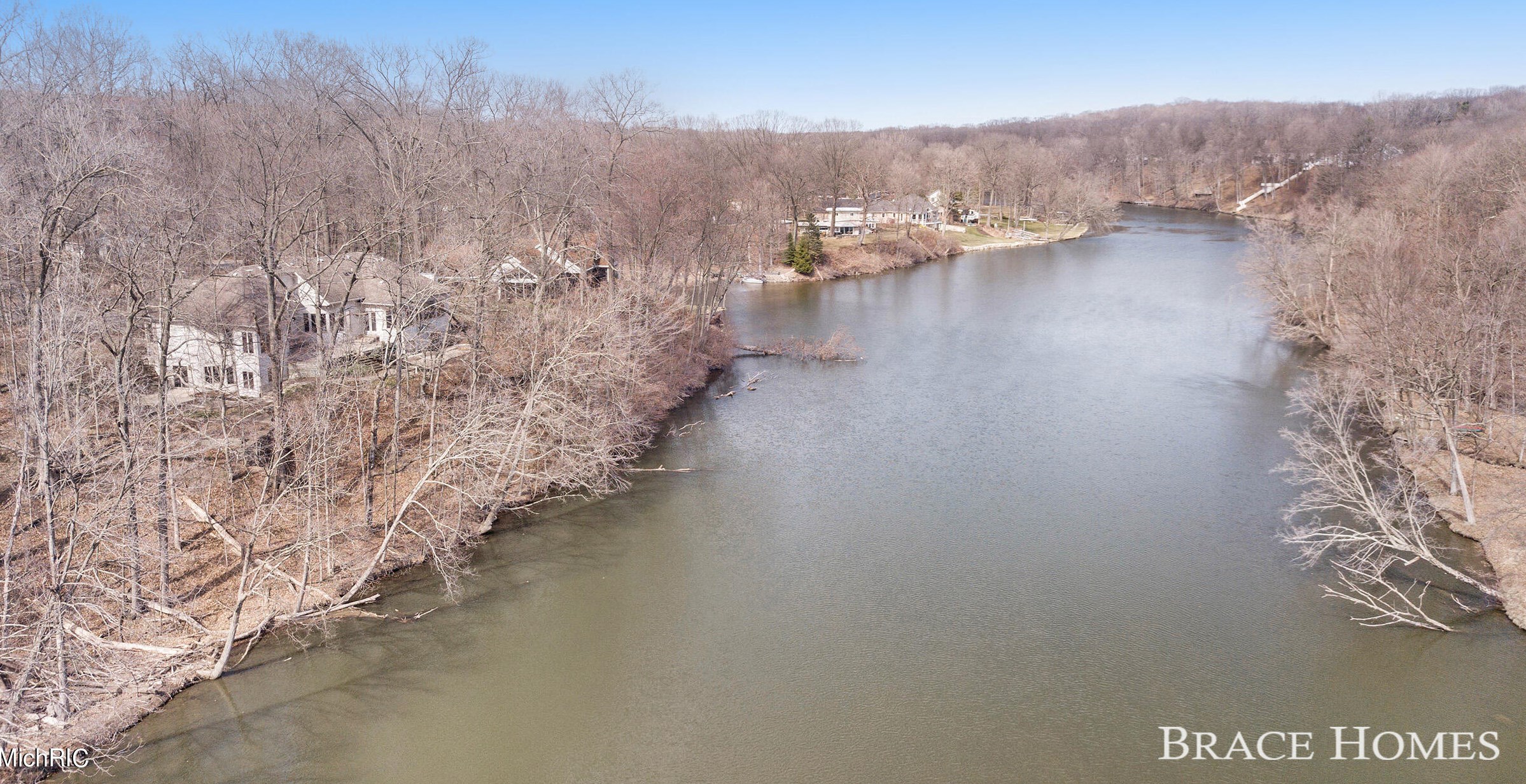 7205 60th St, Grand Rapids MI  49512-9611 exterior