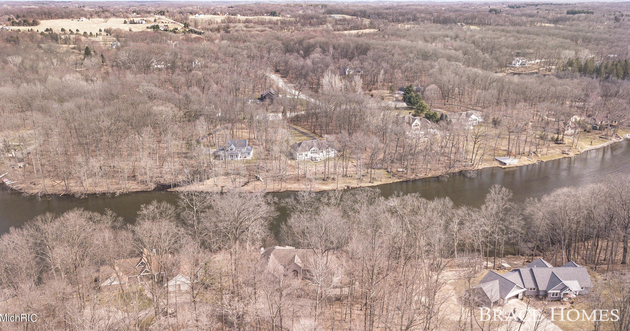 7205 60th St, Grand Rapids MI  49512-9611 exterior