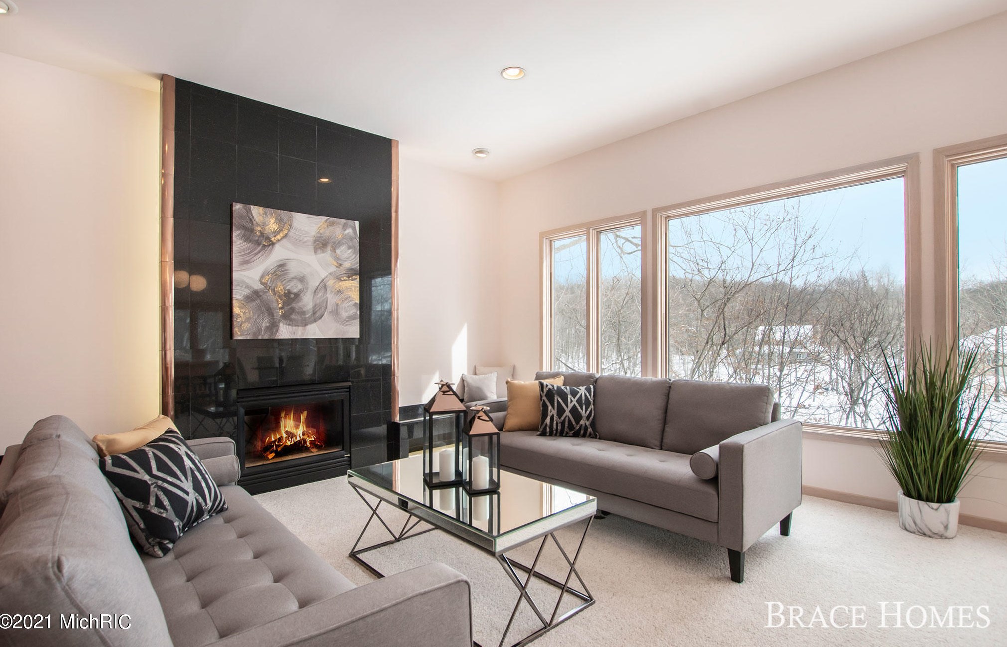 7205 60th St, Grand Rapids MI  49512-9611 exterior