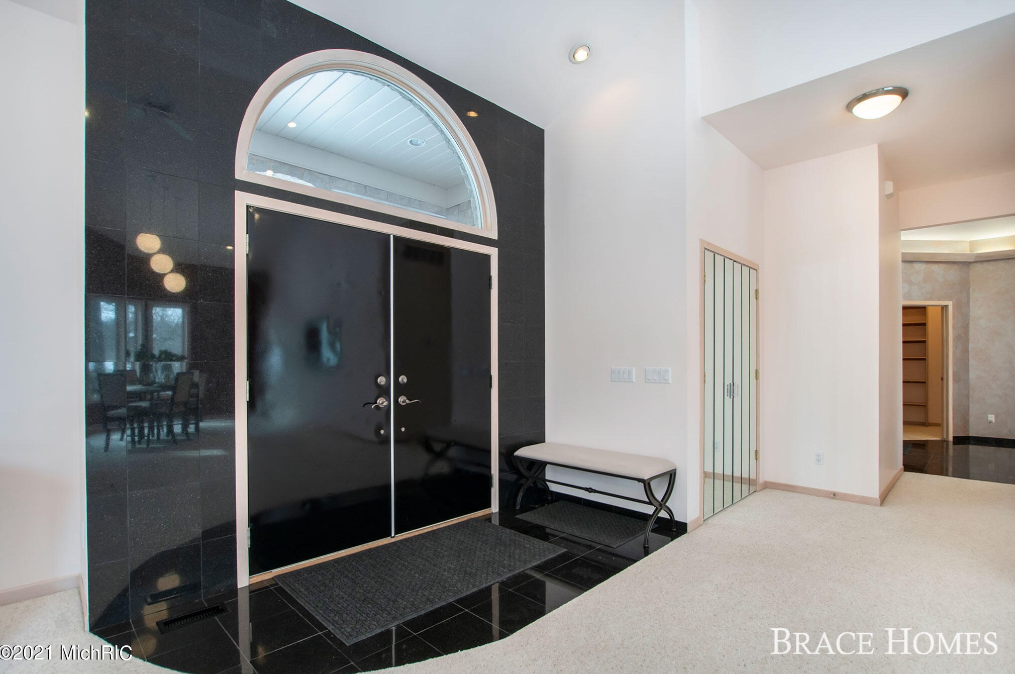 7205 60th St, Grand Rapids MI  49512-9611 exterior