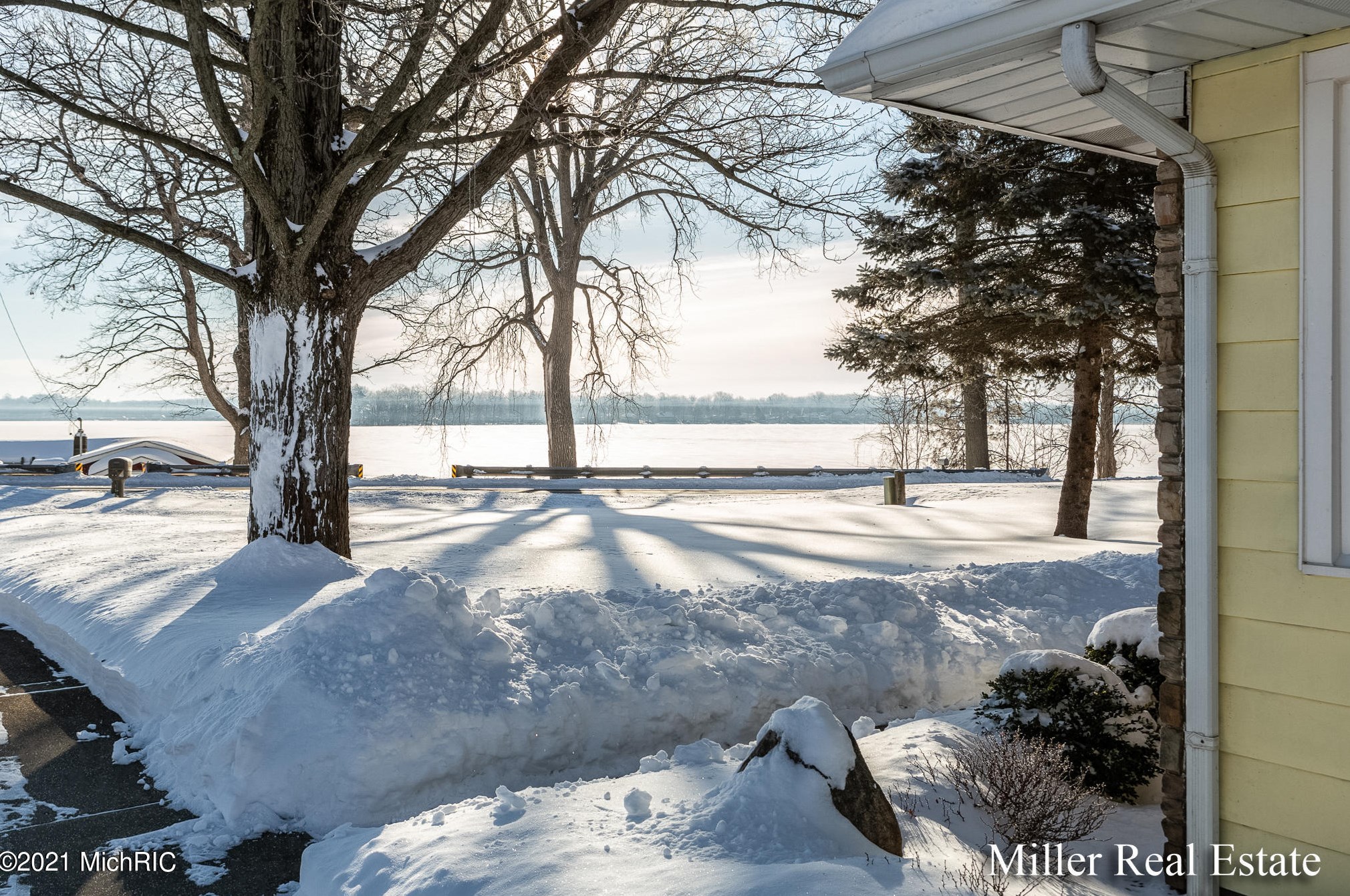 9042 M43, Delton MI 49046-9499 exterior