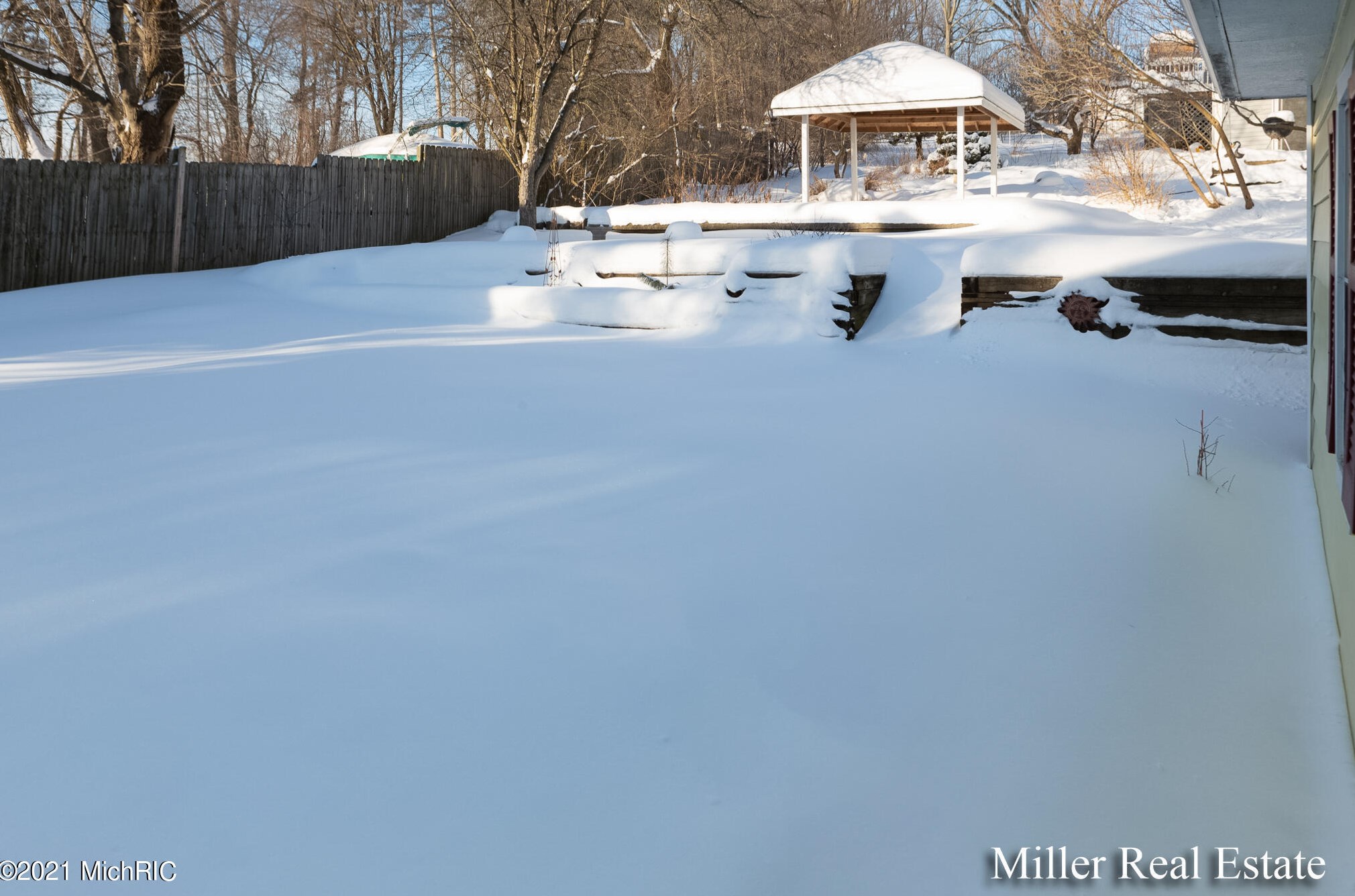 9042 M43, Delton MI 49046-9499 exterior