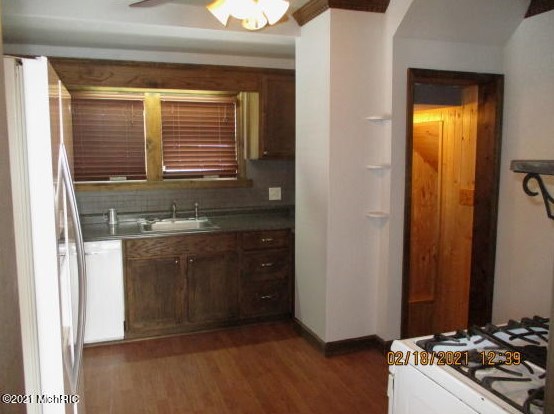 316 Emmons St, Niles MI 49120-2823 exterior