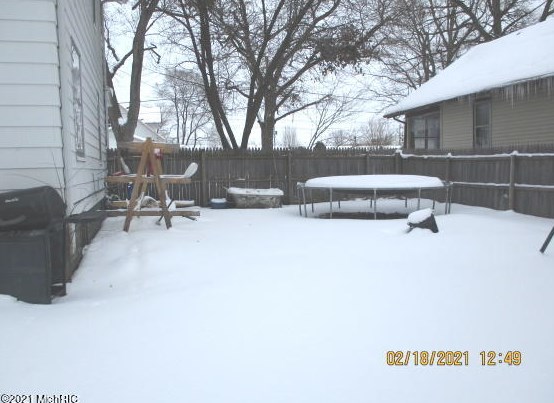 316 Emmons St, Niles MI 49120-2823 exterior