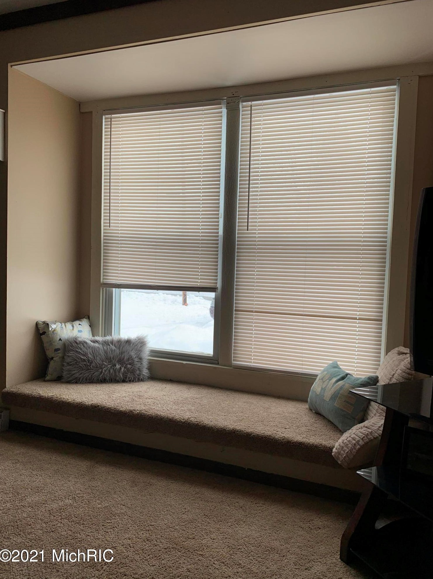 48 Anderson St, Sparta MI 49345-1204 exterior