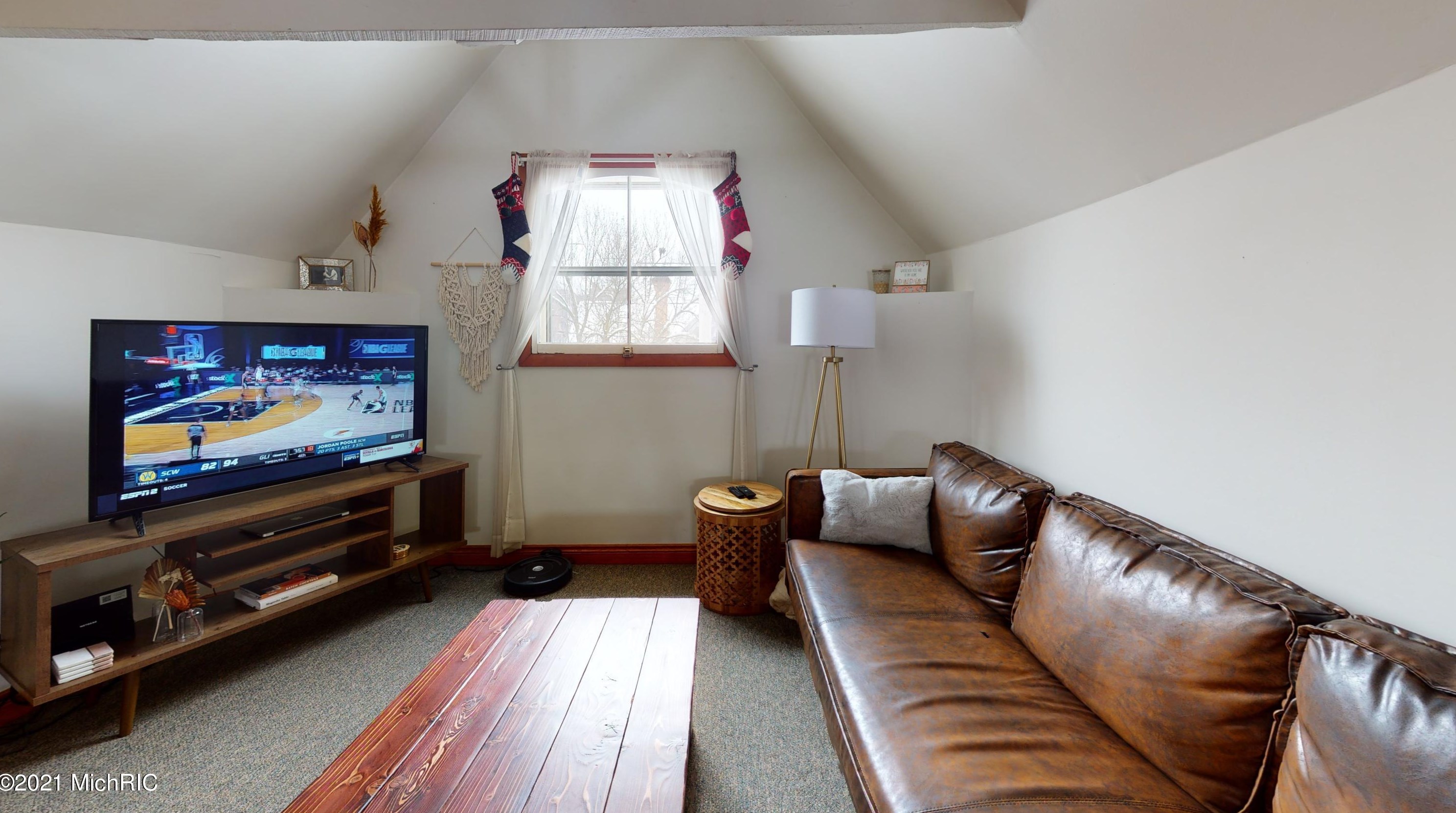 326 Cherry St, Grand Rapids MI 49503-4610 exterior