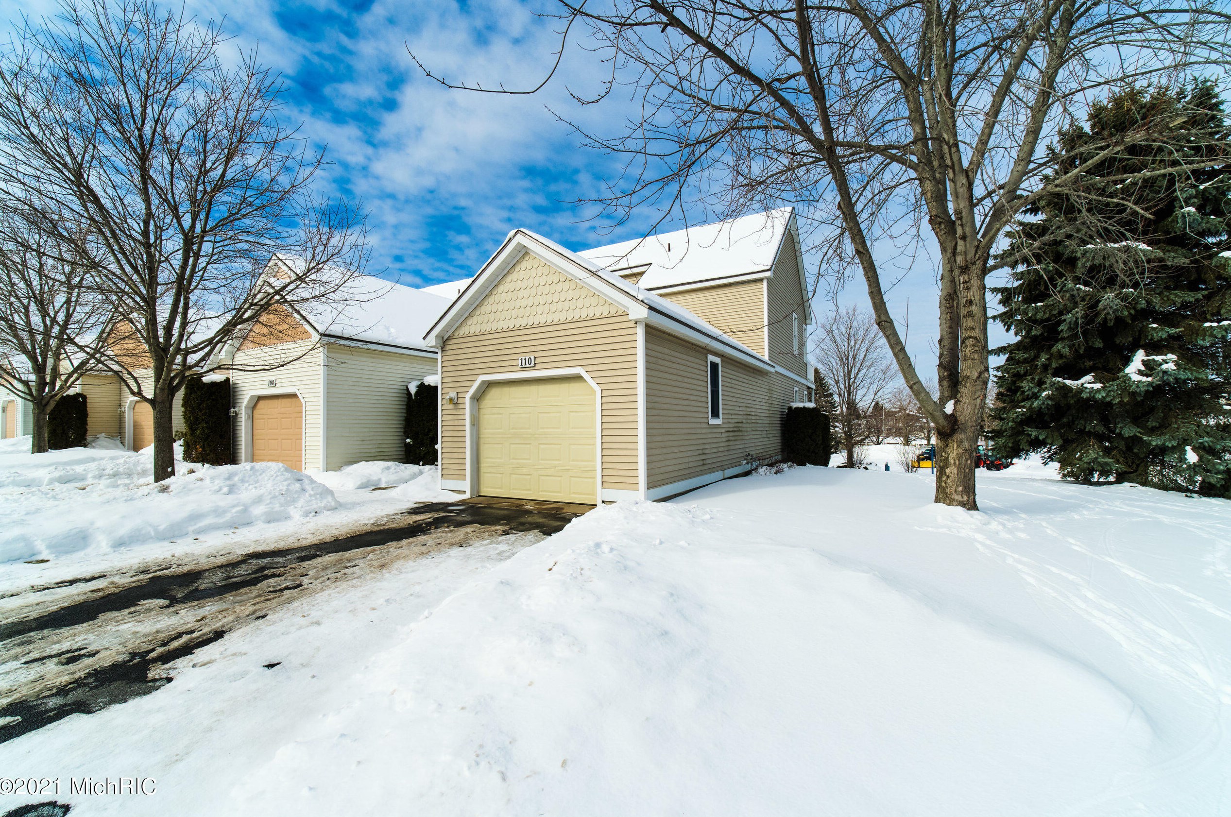 110 Charter Ct, Stronach MI 49660-3511 exterior