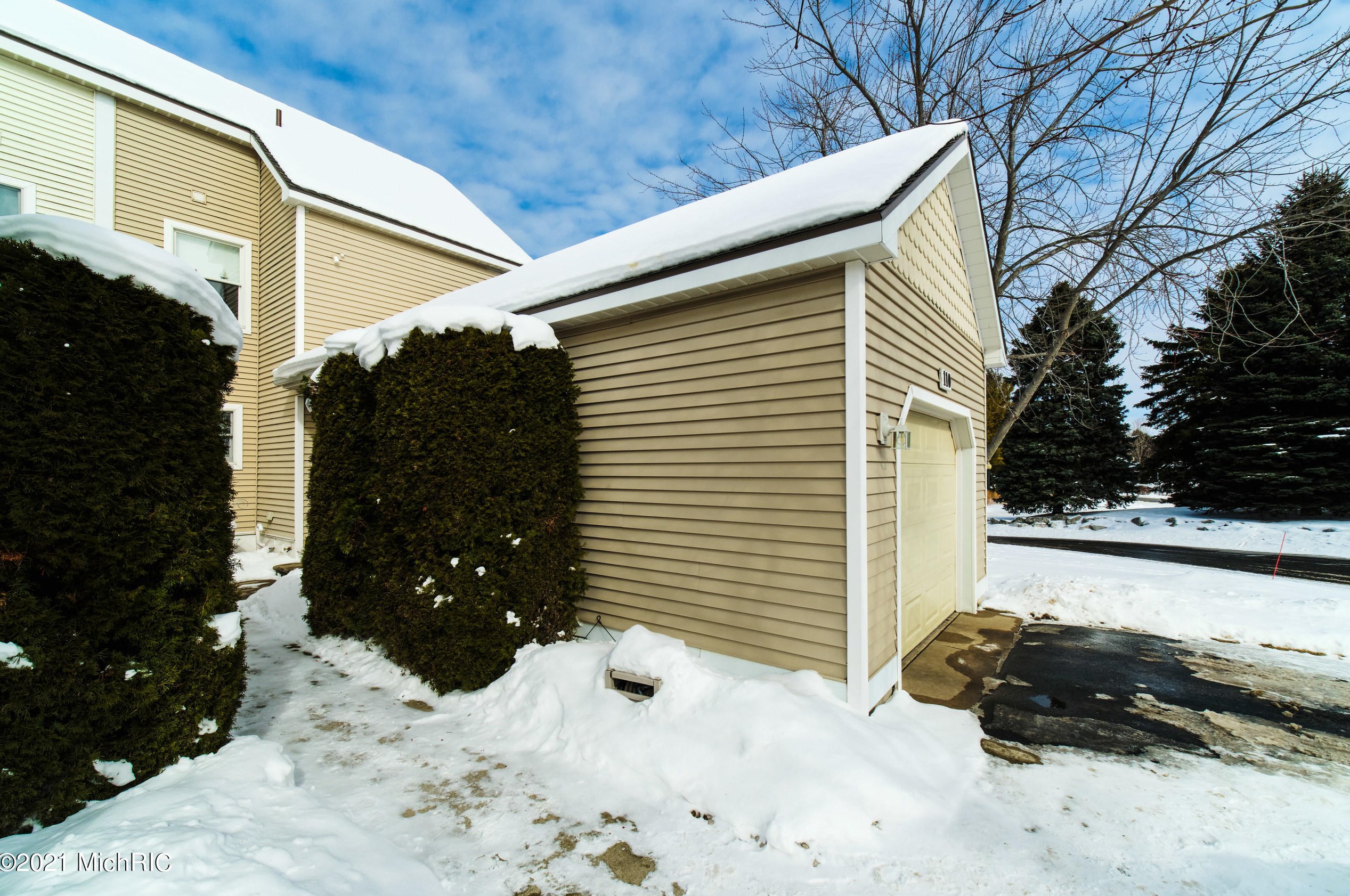 110 Charter Ct, Stronach MI 49660-3511 exterior