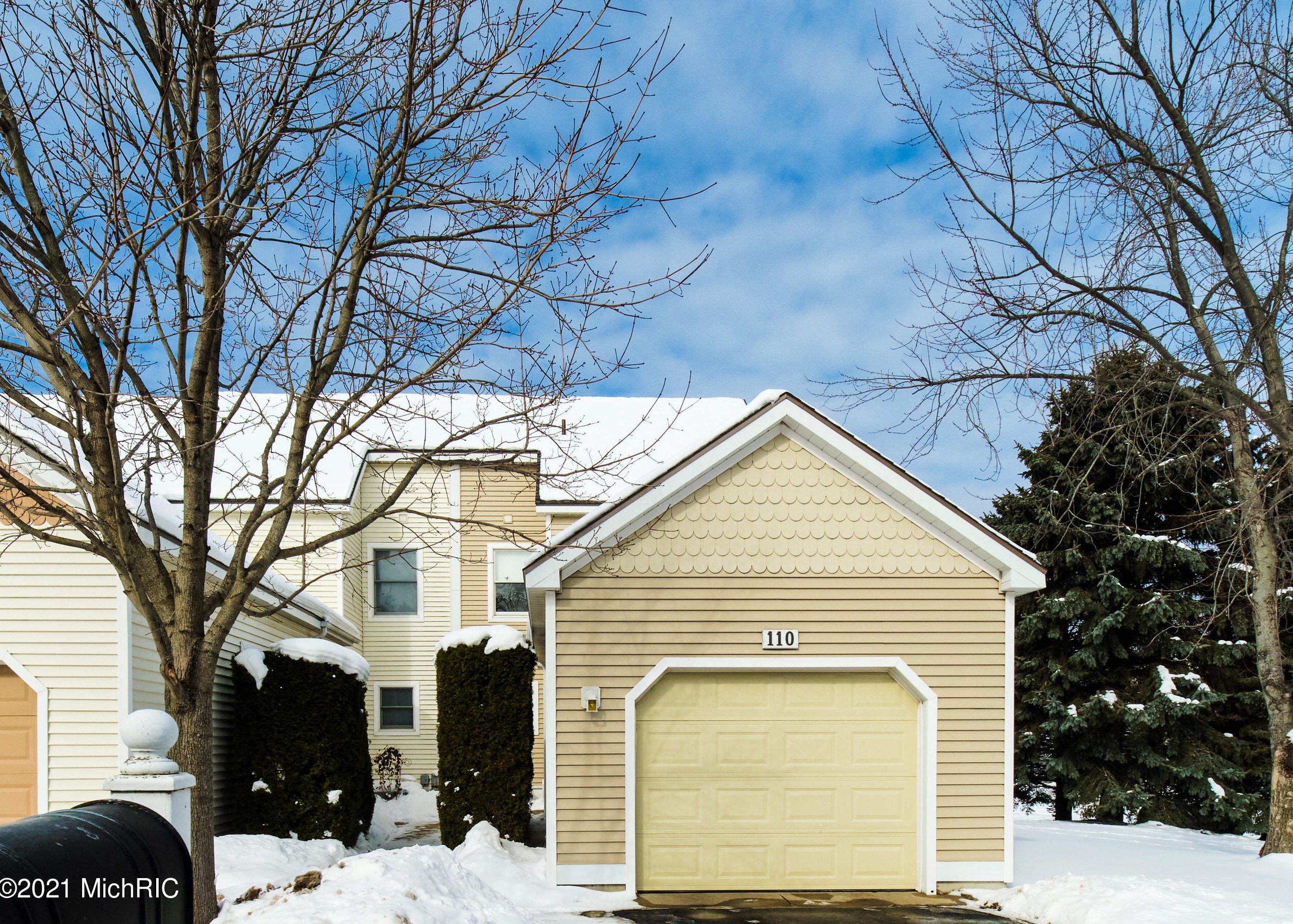 110 Charter Ct, Stronach MI 49660-3511 exterior