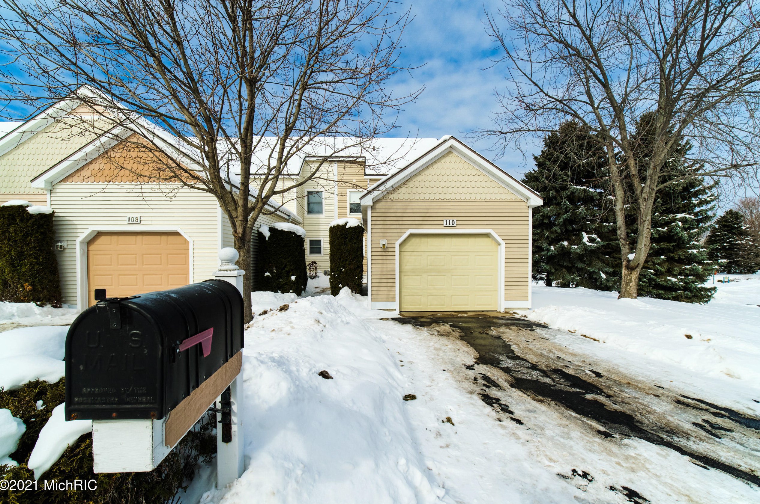 110 Charter Ct, Stronach MI 49660-3511 exterior