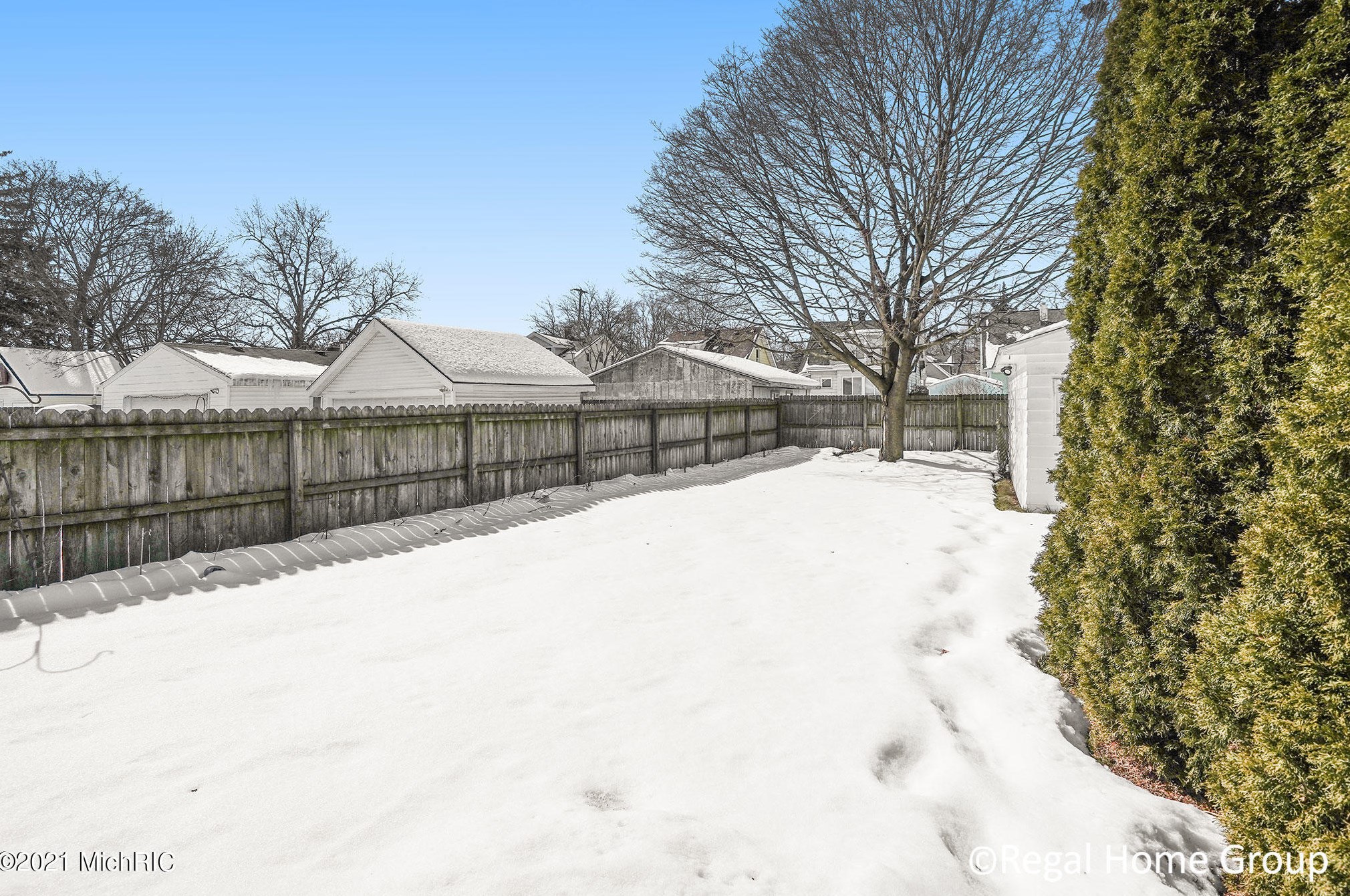 1533 Tamarack Ave, Grand Rapids MI 49504-3040 exterior