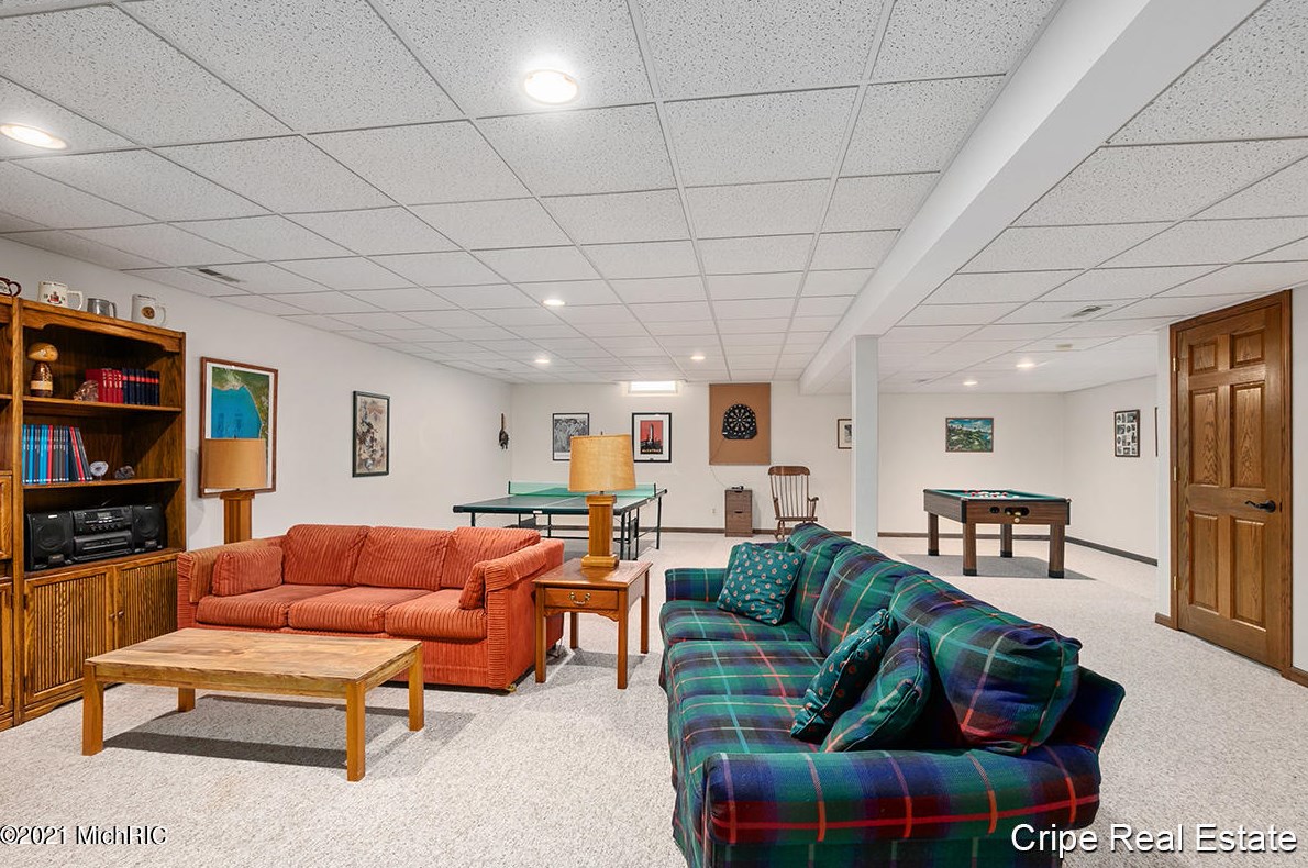 7040 Old Lantern Dr, Caledonia MI 49316-9065 exterior