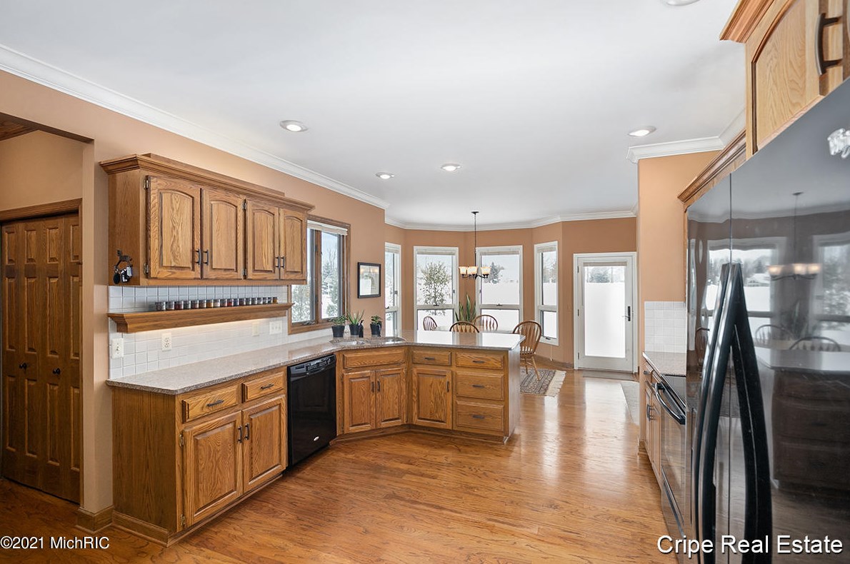 7040 Old Lantern Dr, Caledonia MI 49316-9065 exterior