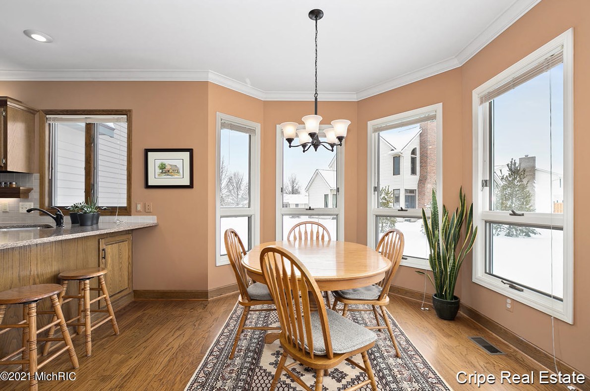 7040 Old Lantern Dr, Caledonia MI 49316-9065 exterior