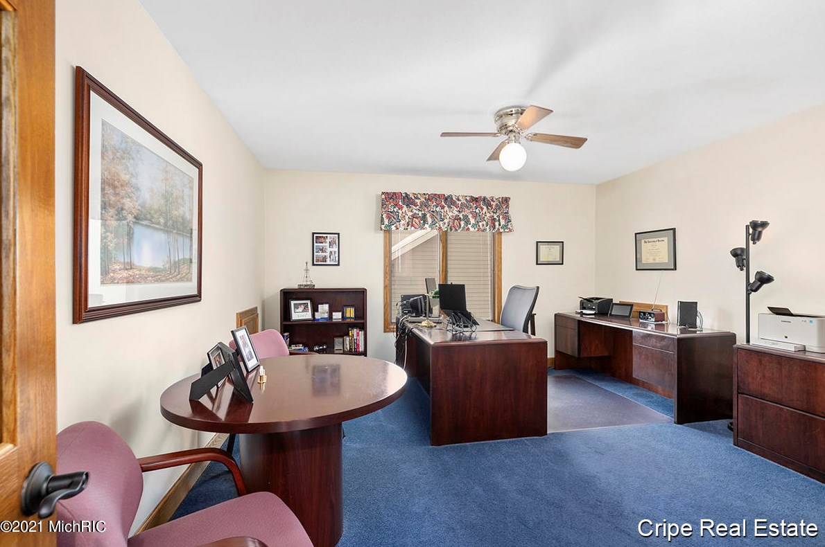 7040 Old Lantern Dr, Caledonia MI 49316-9065 exterior