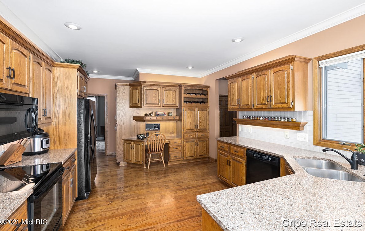 7040 Old Lantern Dr, Caledonia MI 49316-9065 exterior