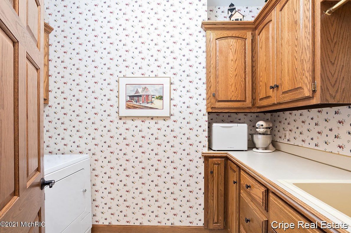 7040 Old Lantern Dr, Caledonia MI 49316-9065 exterior