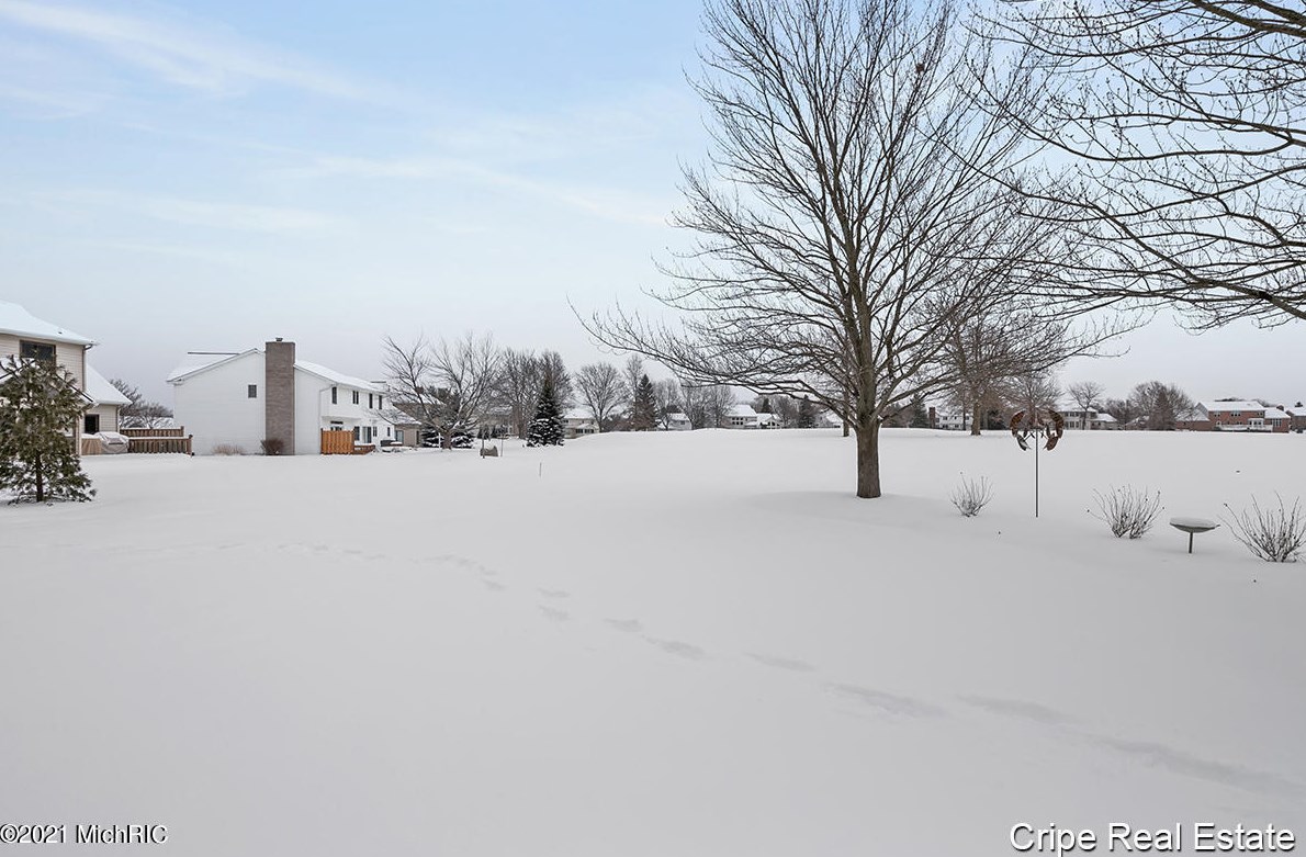 7040 Old Lantern Dr, Caledonia MI 49316-9065 exterior