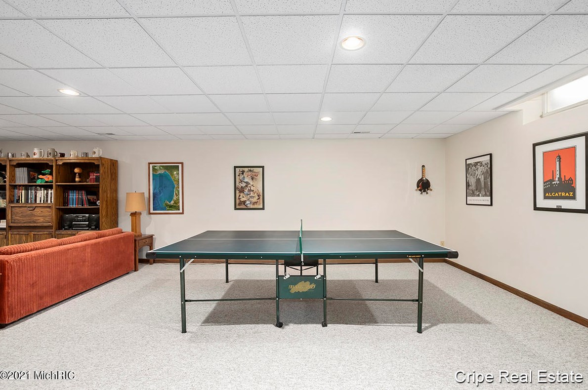 7040 Old Lantern Dr, Caledonia MI 49316-9065 exterior