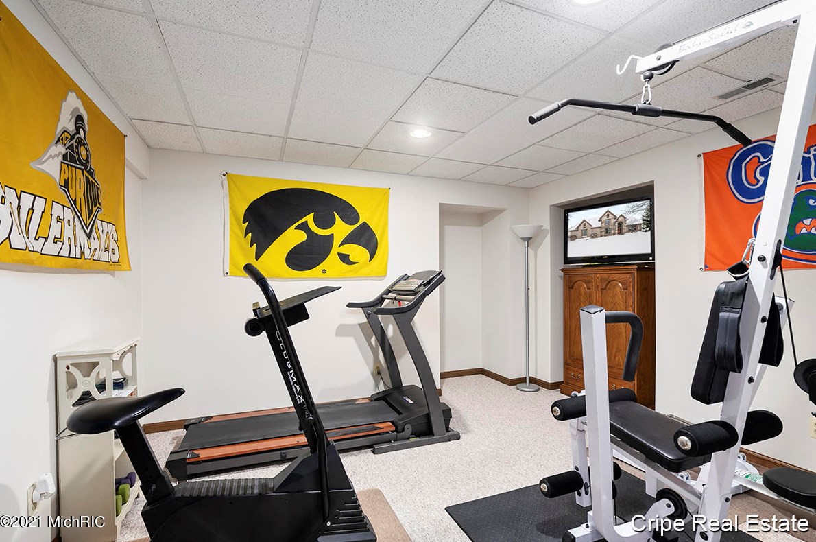 7040 Old Lantern Dr, Caledonia MI 49316-9065 exterior