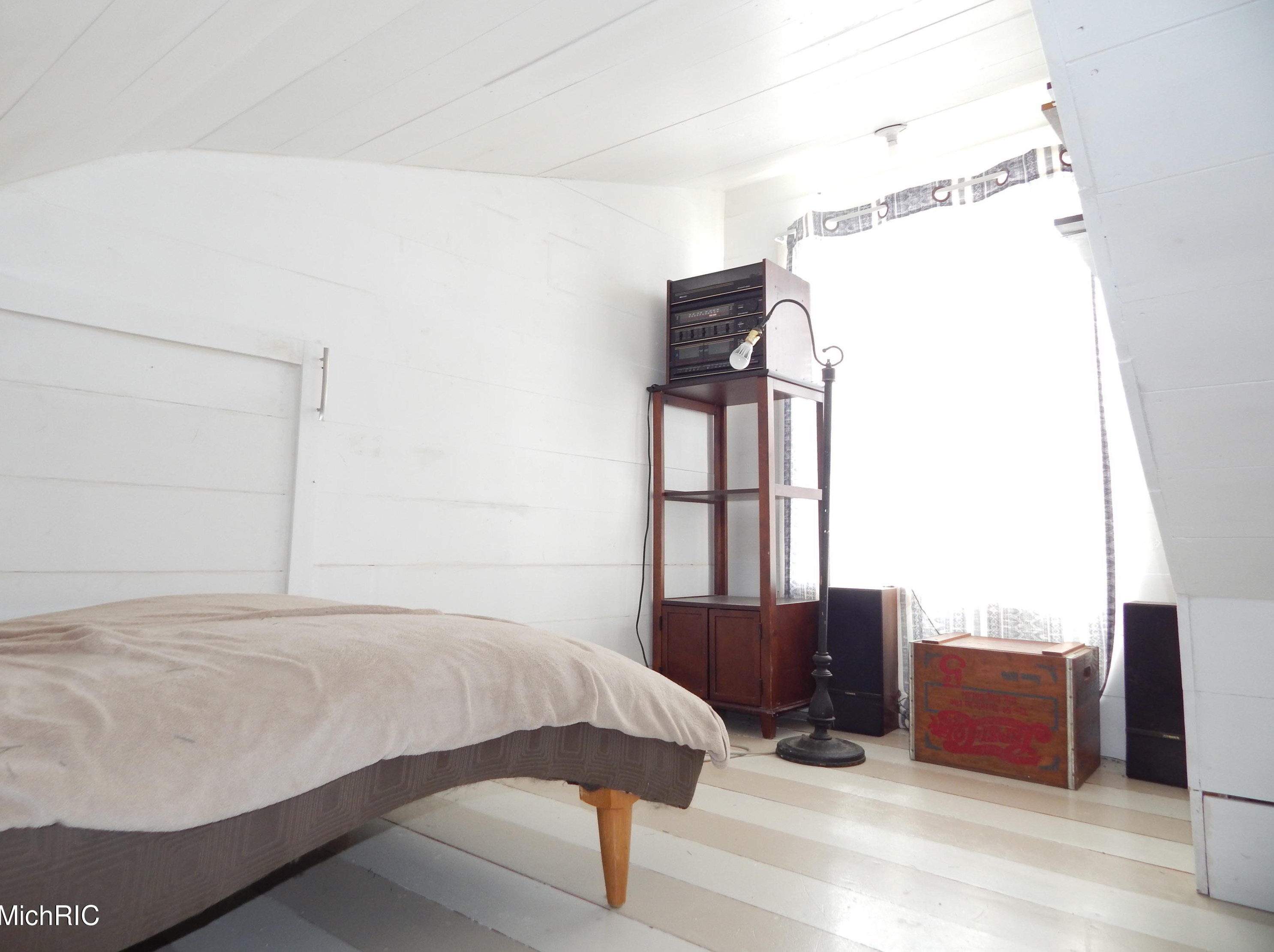 192 Union St, Sparta MI 49345-1141 exterior