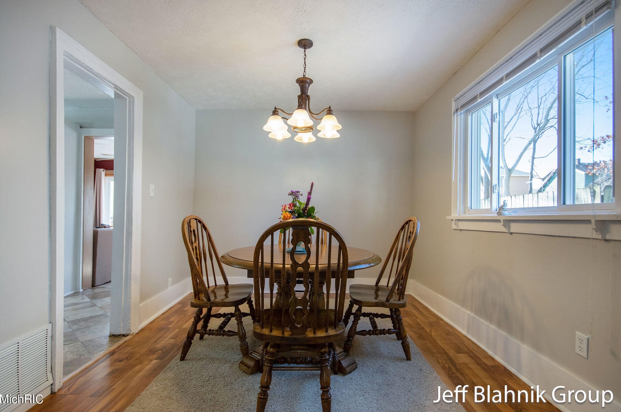 932 Innes St, Grand Rapids MI 49503-3519 exterior