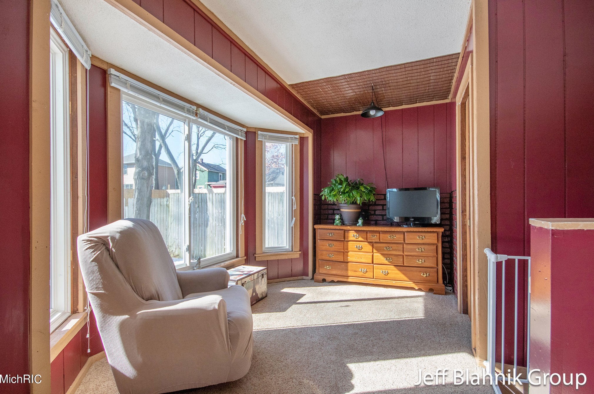 932 Innes St, Grand Rapids MI 49503-3519 exterior