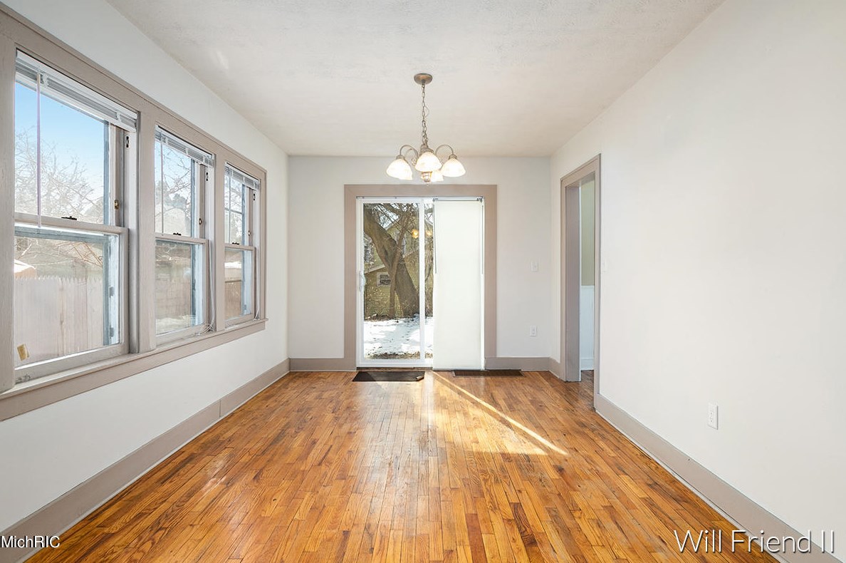 408 Brenner, Grand Rapids MI 49505-5132 exterior