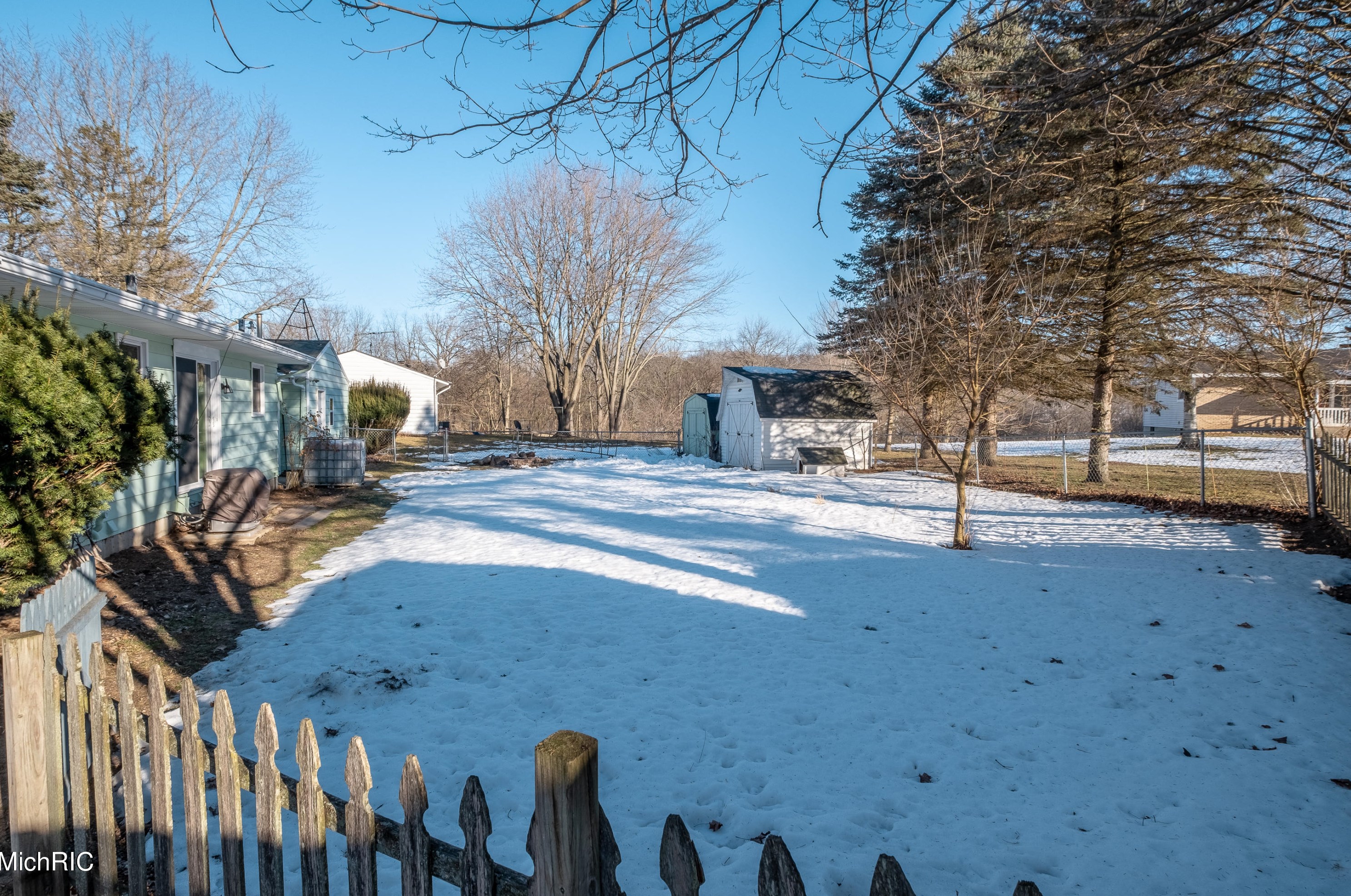 60 Wyandotte Ct, Saranac MI 48881-9509 exterior