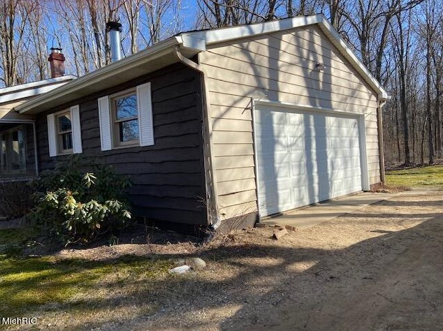 37137 30 St, Paw Paw MI 49079-9422 exterior