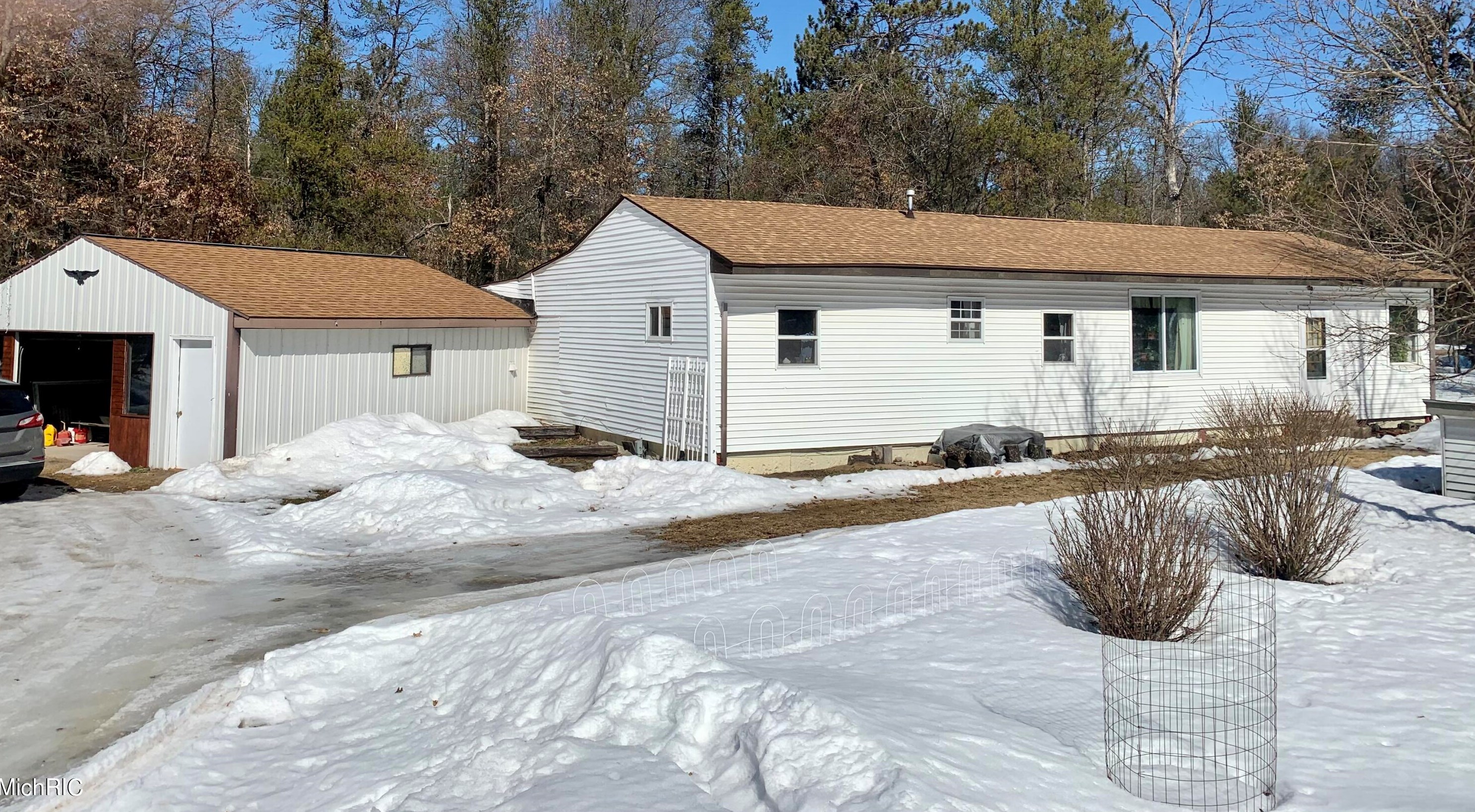 794 36th St, Baldwin MI 49304-7148 exterior