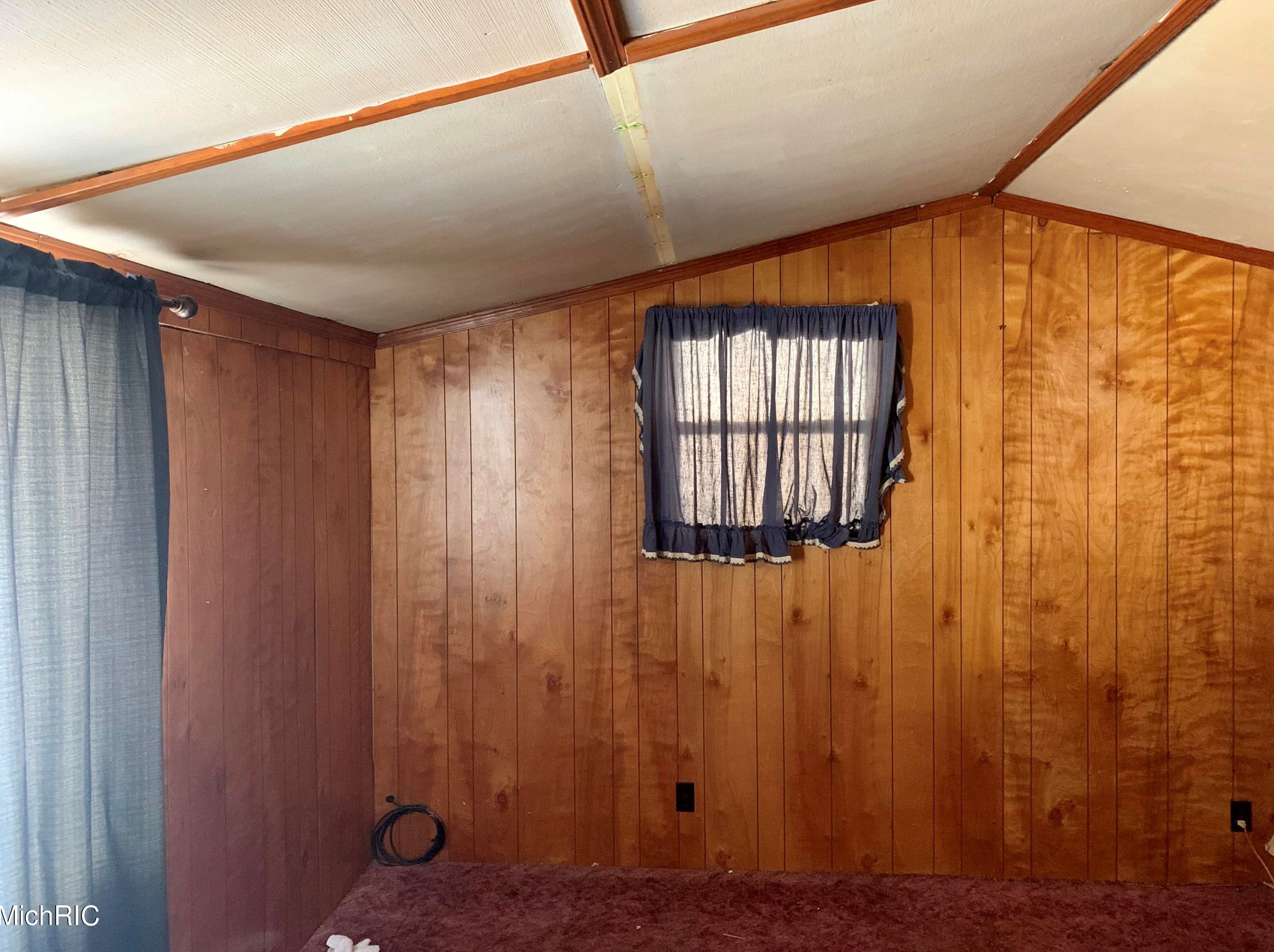 794 36th St, Baldwin MI 49304-7148 exterior