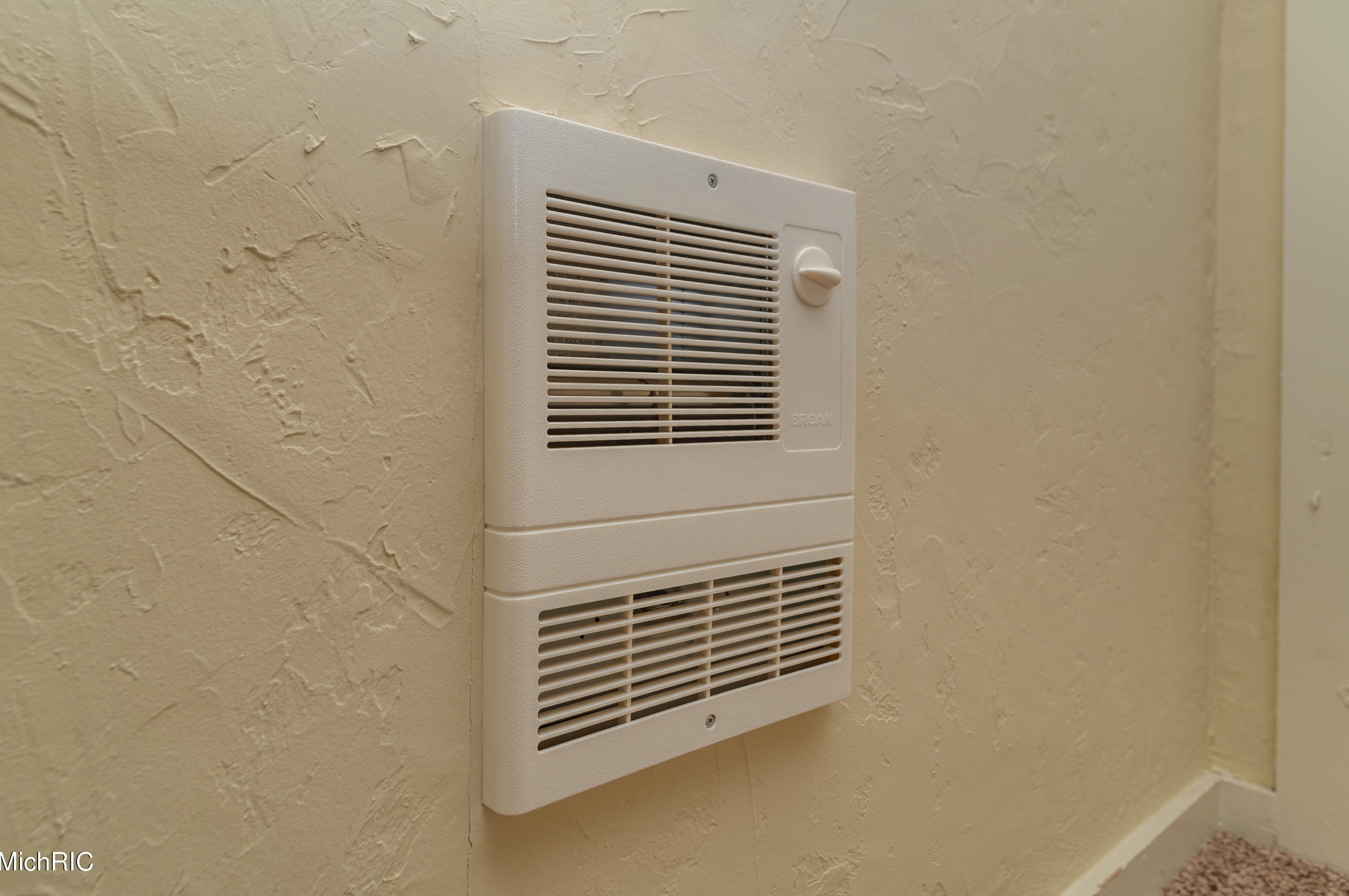 2064 140th Ave, Dorr MI 49323-9586 exterior