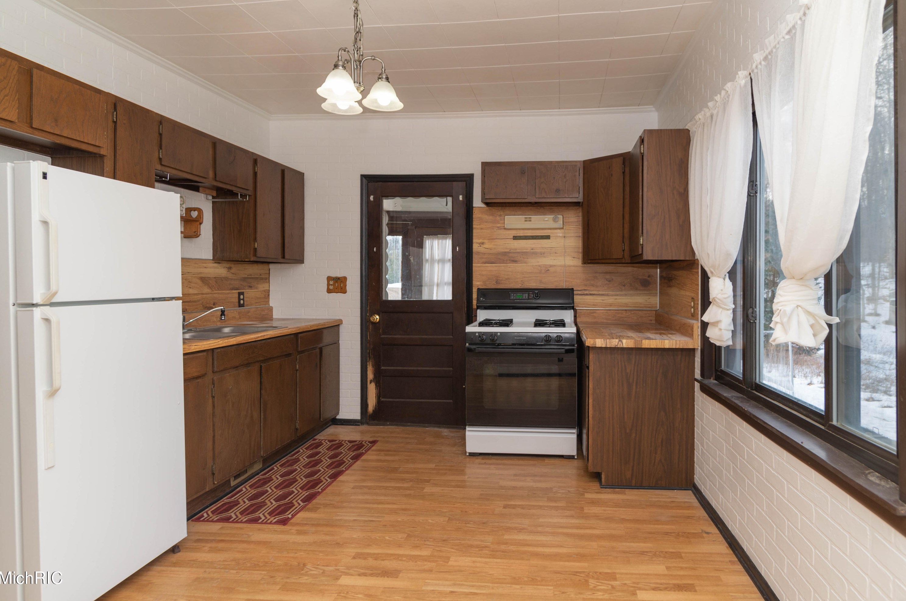 2064 140th Ave, Dorr MI 49323-9586 exterior