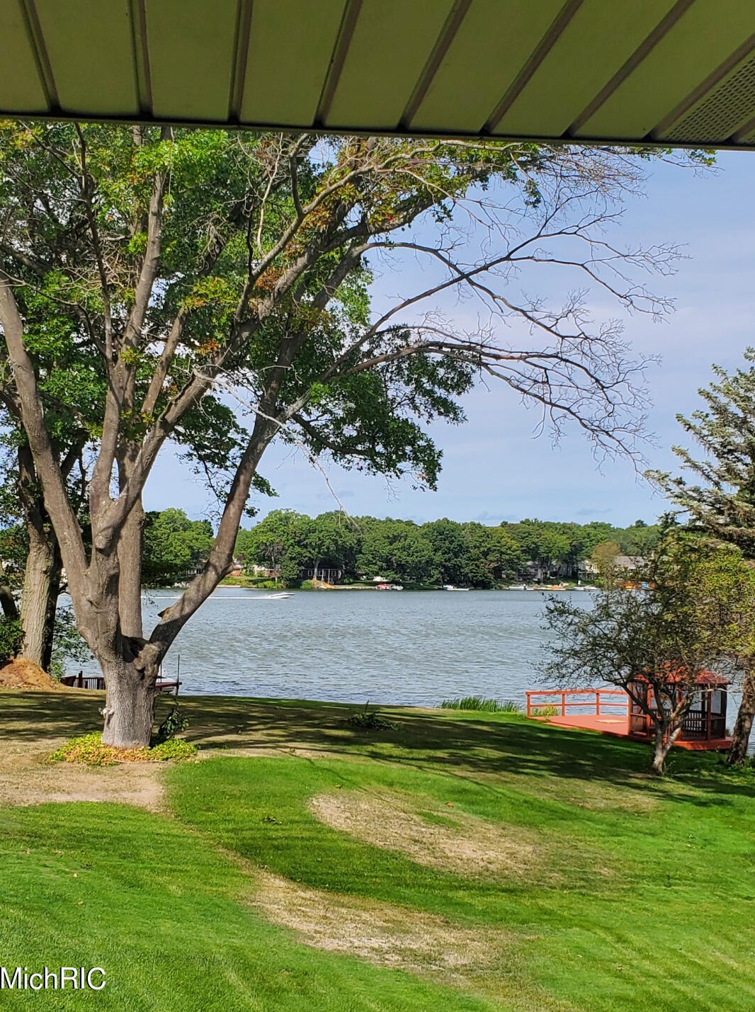 15489 Oak Dr, Spring Lake MI 49456-2147 exterior