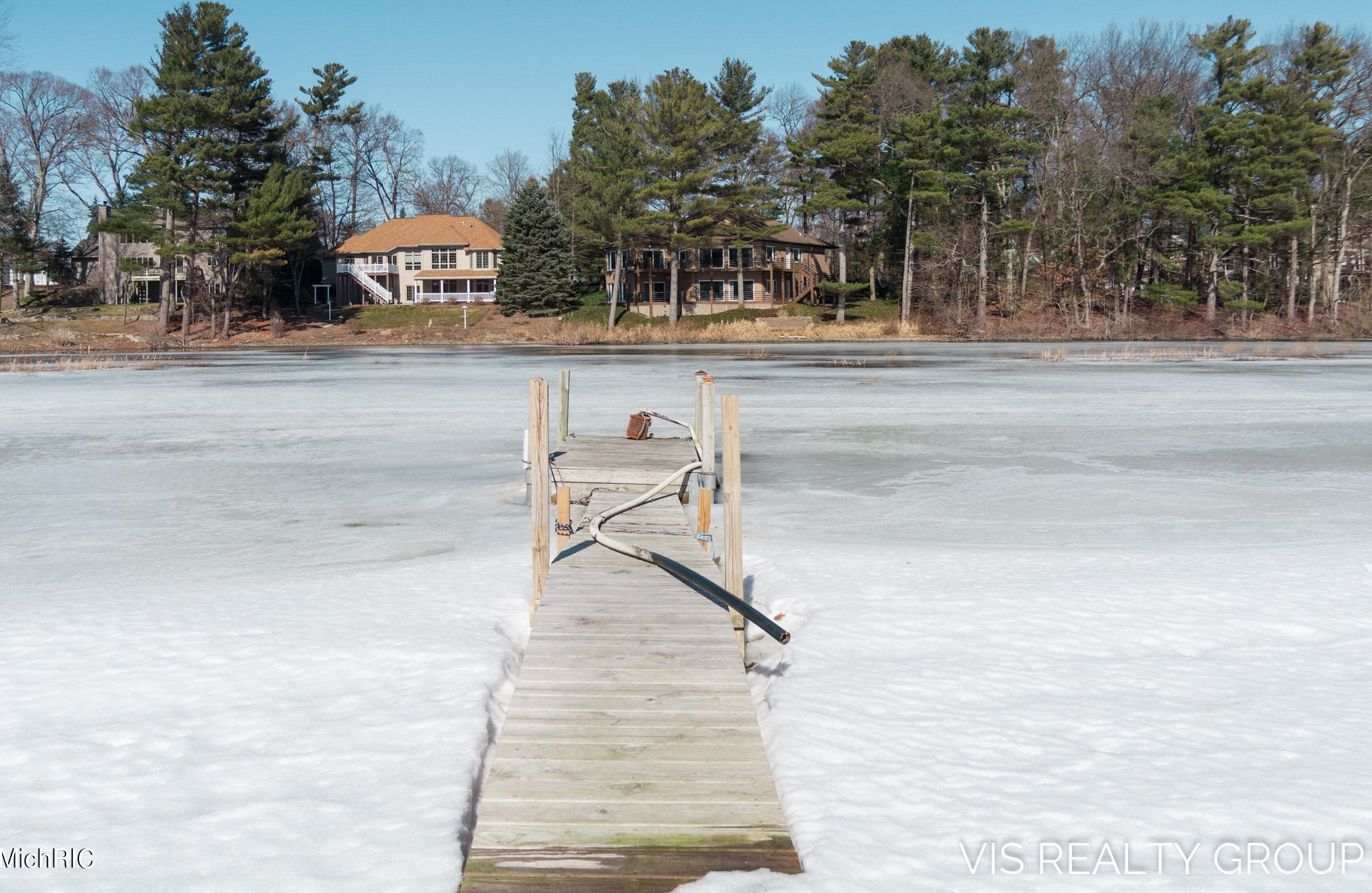 15489 Oak Dr, Spring Lake MI 49456-2147 exterior