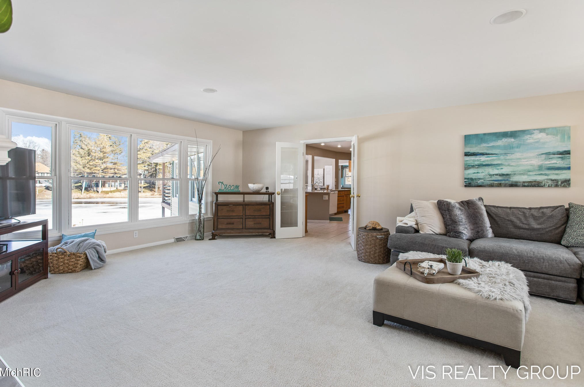 15489 Oak Dr, Spring Lake MI 49456-2147 exterior