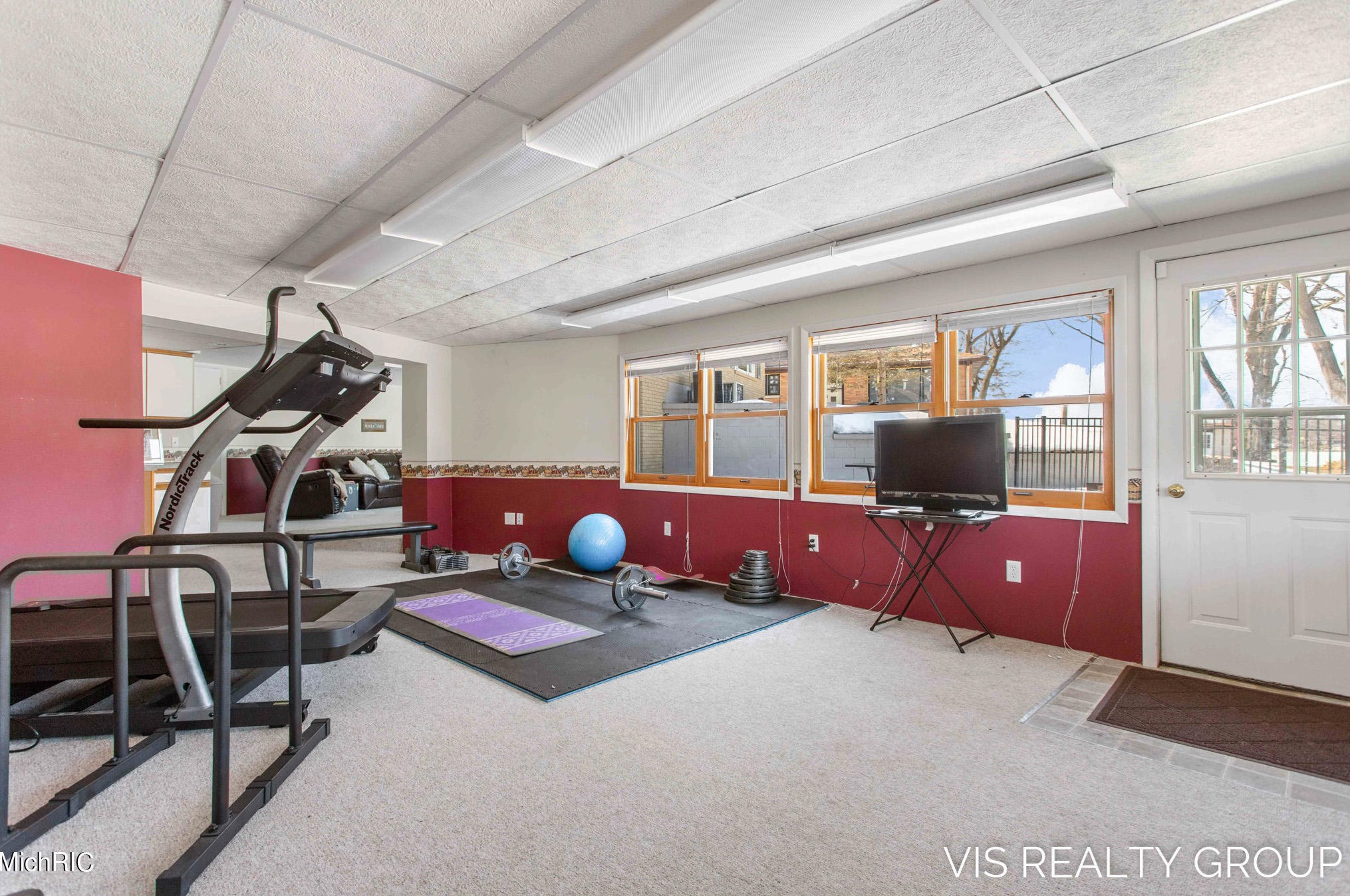 15489 Oak Dr, Spring Lake MI 49456-2147 exterior